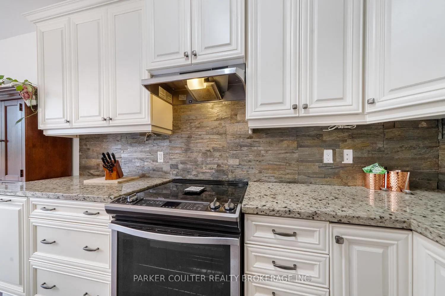 Photo 18 of 1120 Quarry Drive, Innisfil, Alcona — HOMEH