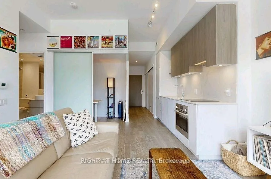 Photo 7 of Unit 901, 161 Roehampton Avenue, Toronto, Mount Pleasant West — HOMEH