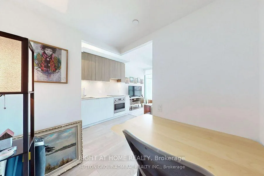Photo 9 of Unit 901, 161 Roehampton Avenue, Toronto, Mount Pleasant West — HOMEH