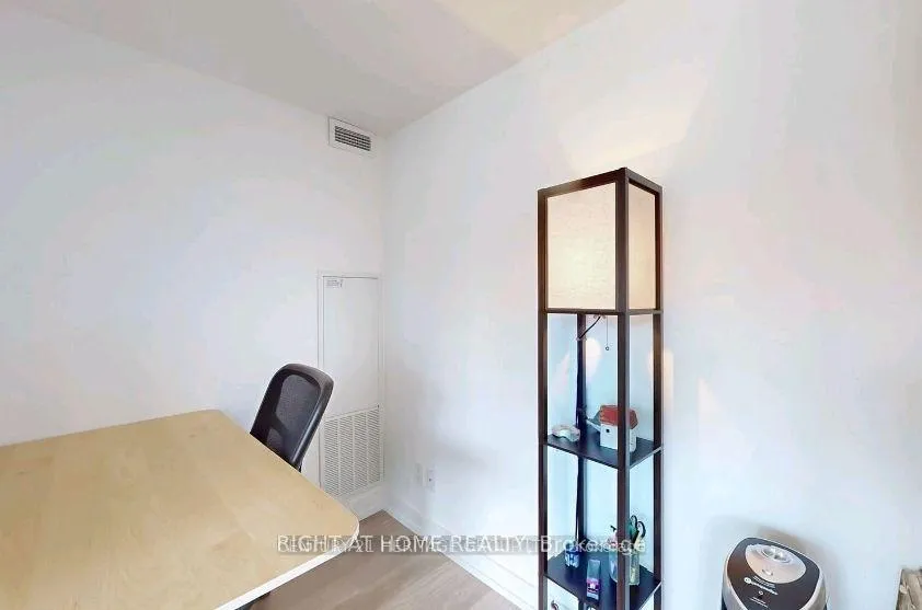 Photo 10 of Unit 901, 161 Roehampton Avenue, Toronto, Mount Pleasant West — HOMEH