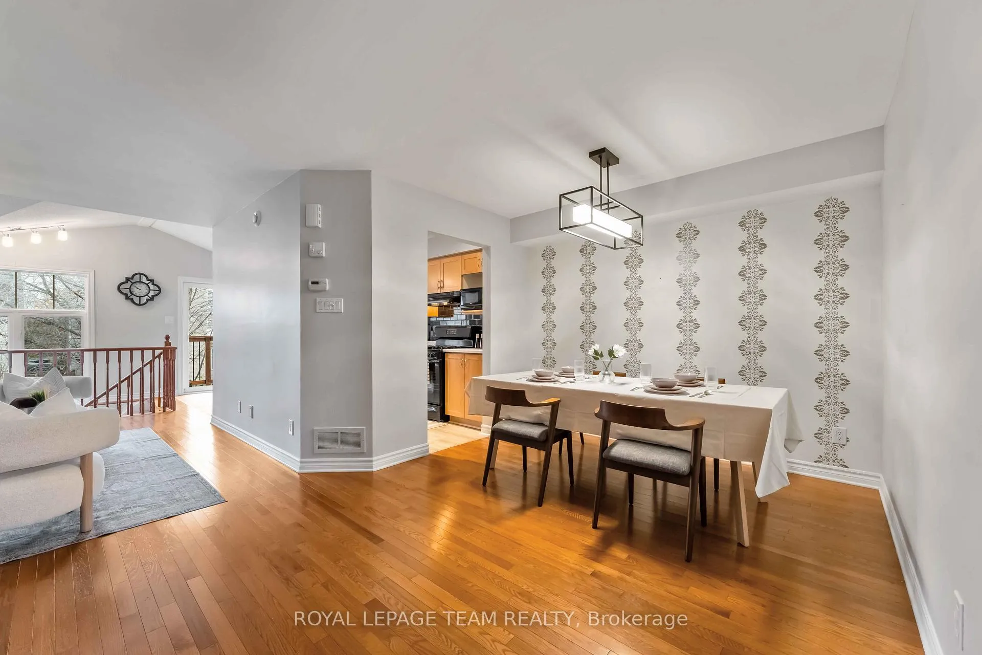 Photo 5 of 246 Tandalee Crescent, Ottawa, Kanata - Emerald Meadows/Trailwest — HOMEH