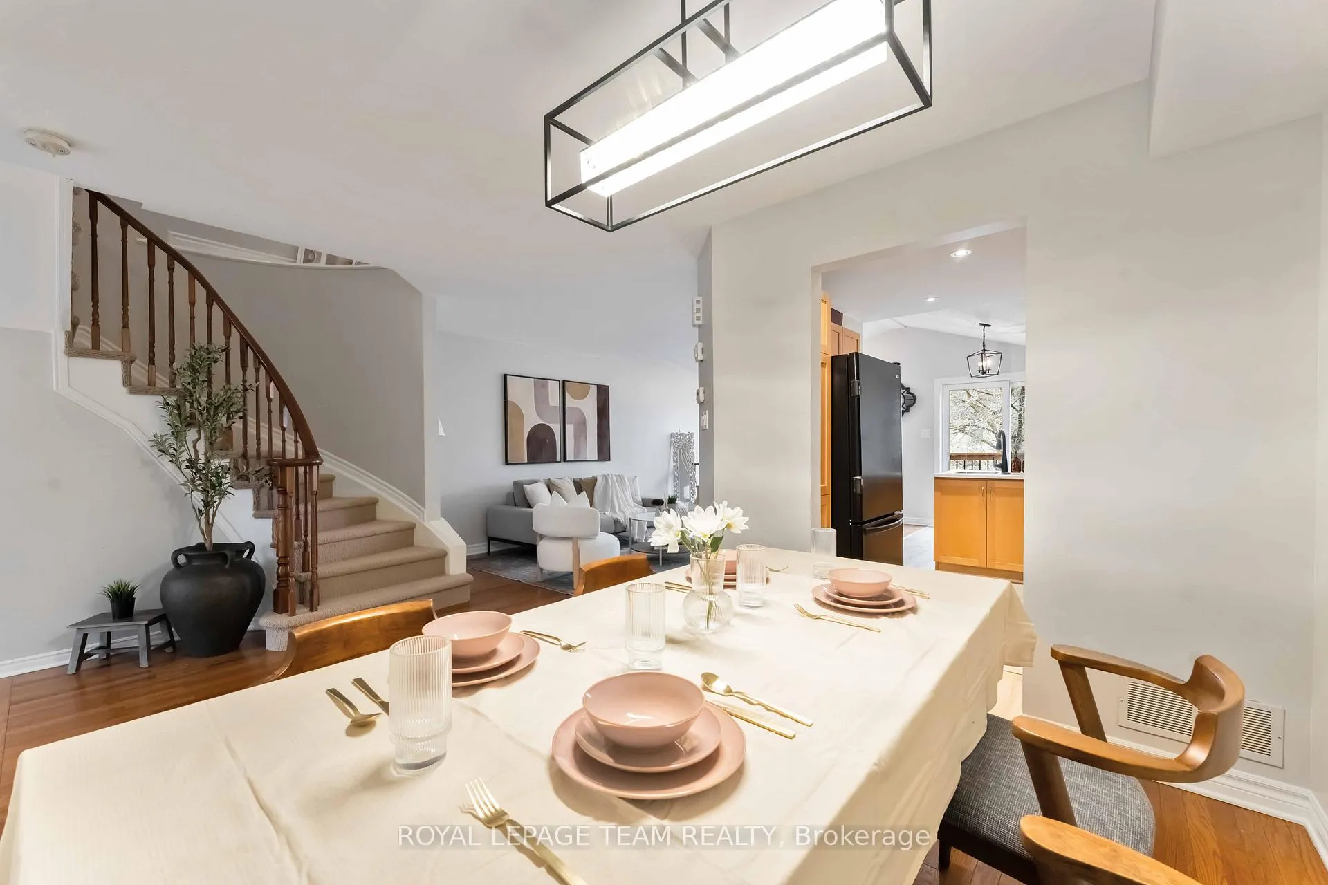 Photo 6 of 246 Tandalee Crescent, Ottawa, Kanata - Emerald Meadows/Trailwest — HOMEH