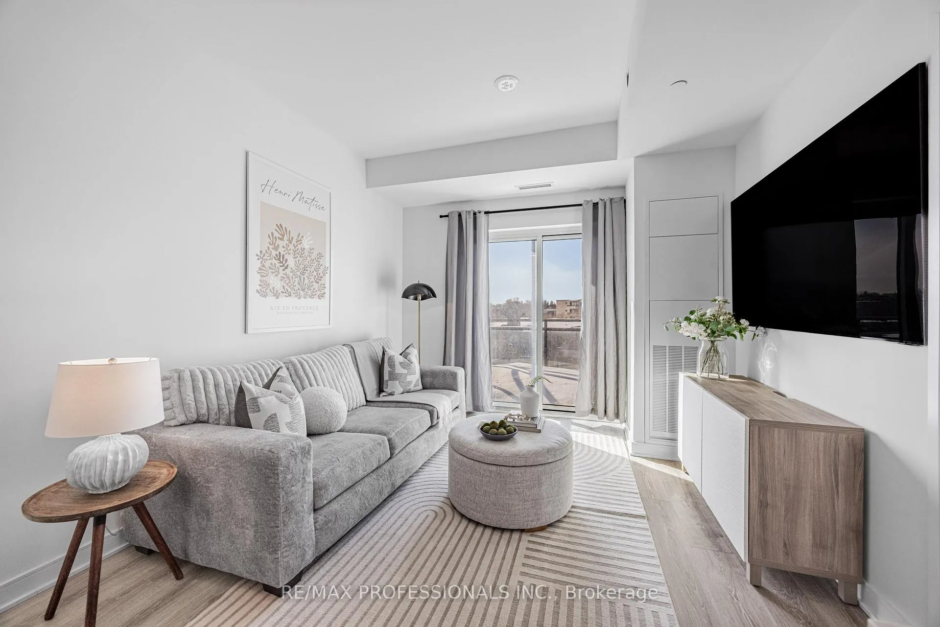 Front of Unit 906, 25 Neighbourhood Lane