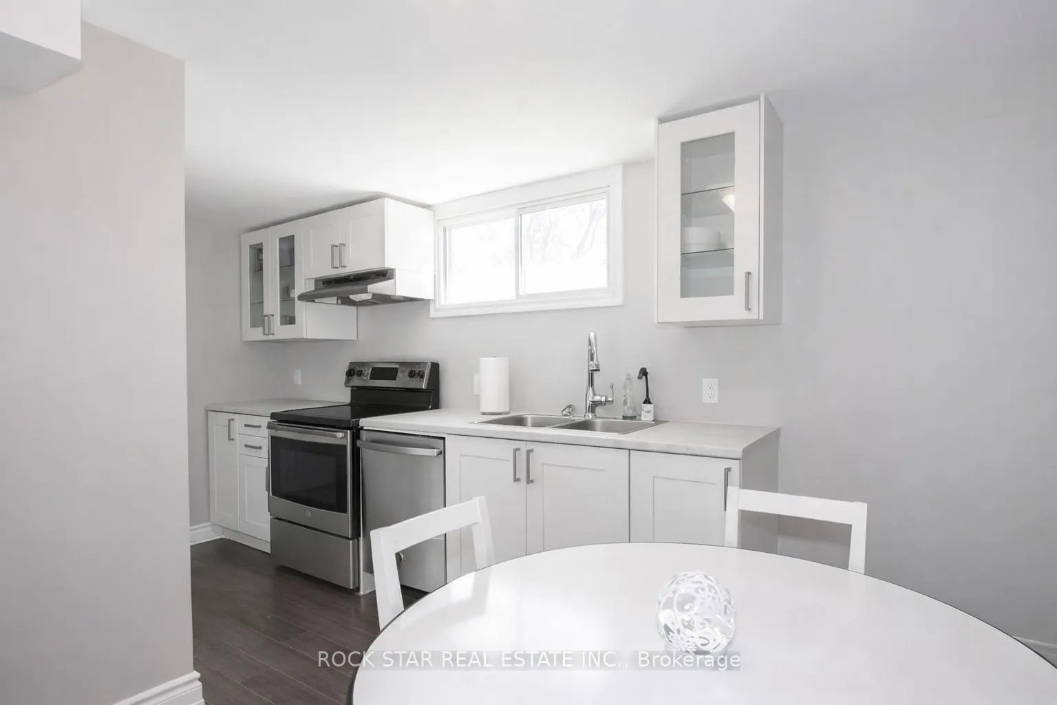 Photo 3 of Unit Lower, 17 Ridgeview Avenue, St. Catharines, Carlton/Bunting — HOMEH