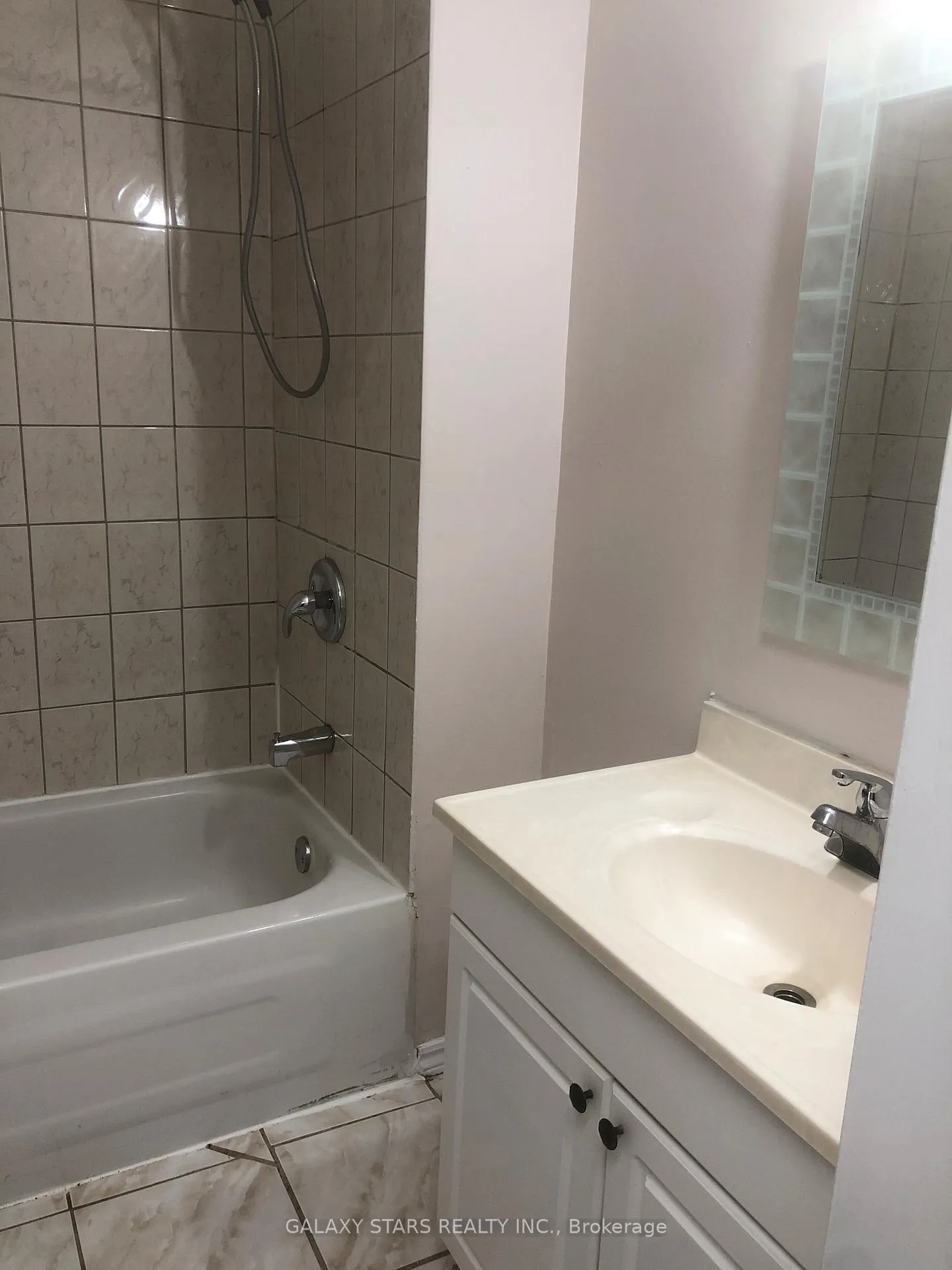 Photo 11 of Unit Bsmnt, 50 Apollo Road, Markham, Middlefield — HOMEH