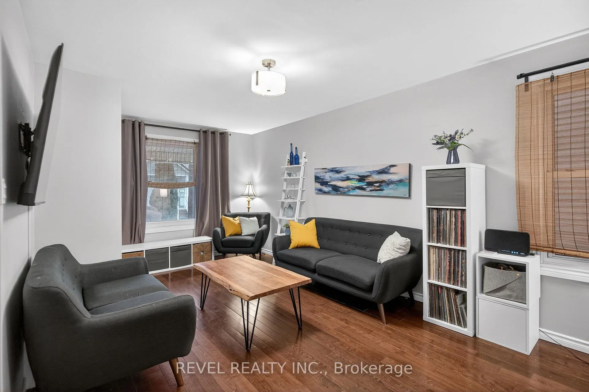 Photo 5 of 27 Mayflower Avenue, Hamilton, Crown Point — HOMEH