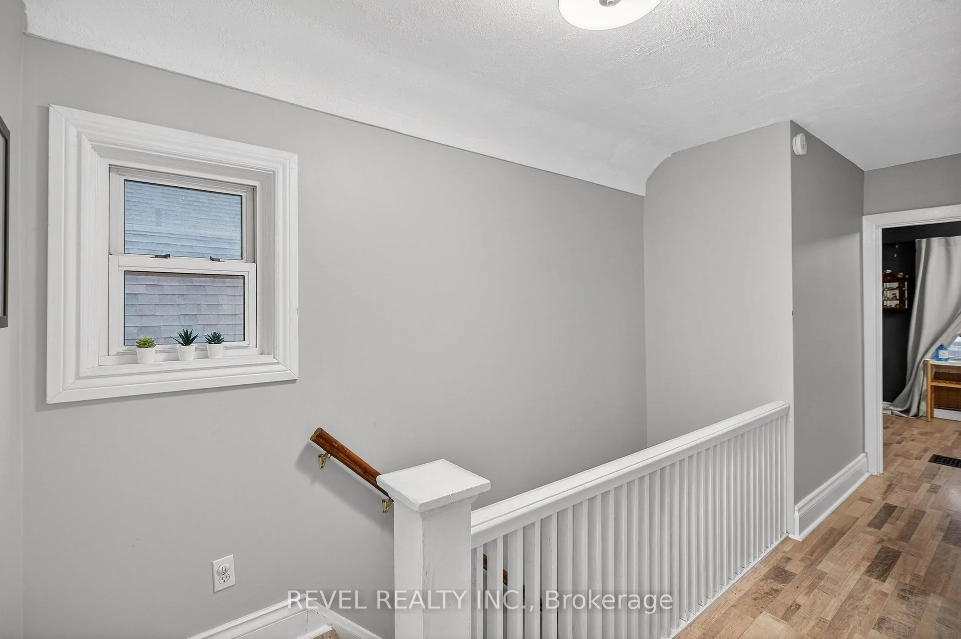Photo 15 of 27 Mayflower Avenue, Hamilton, Crown Point — HOMEH