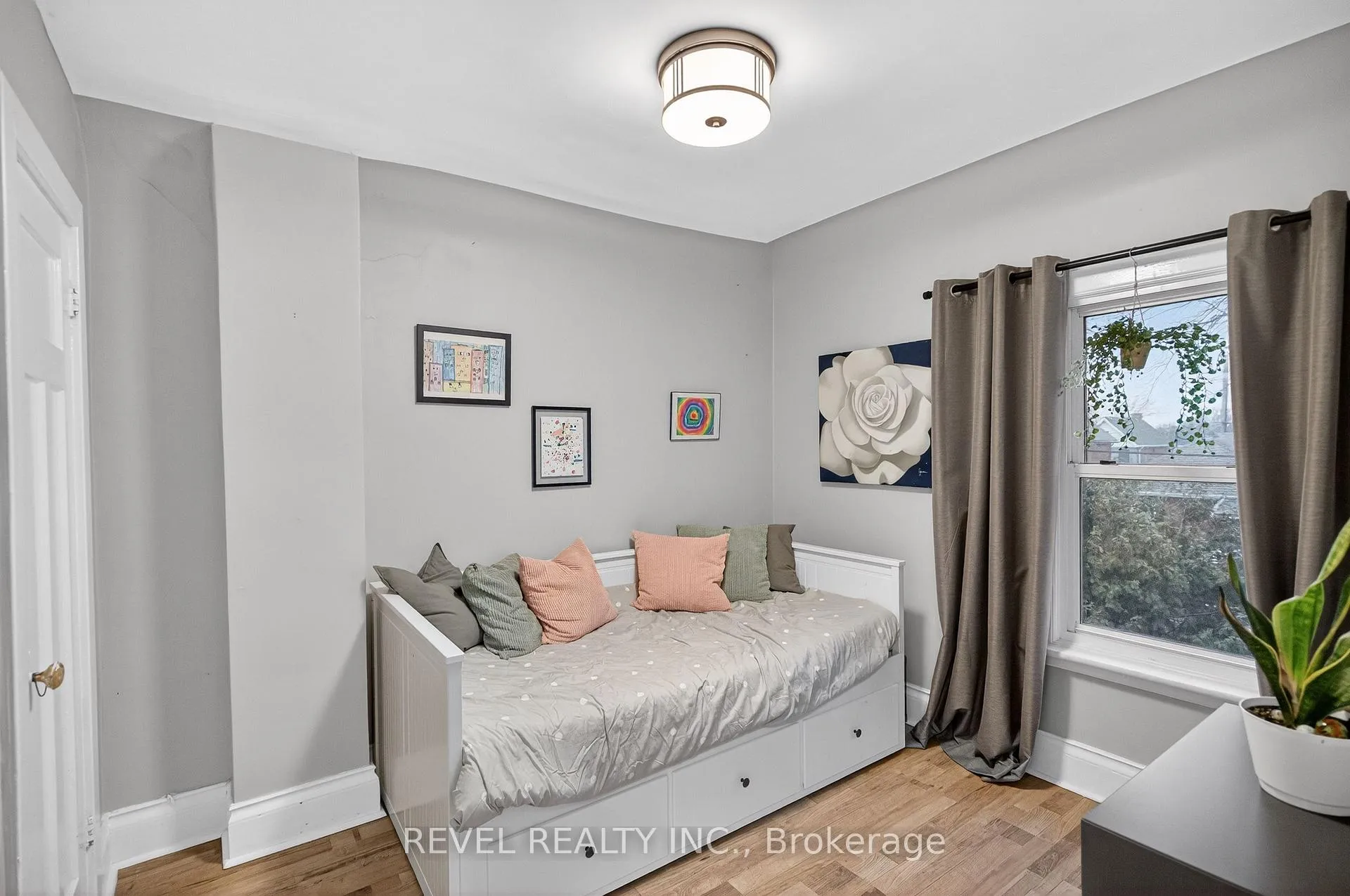 Photo 16 of 27 Mayflower Avenue, Hamilton, Crown Point — HOMEH