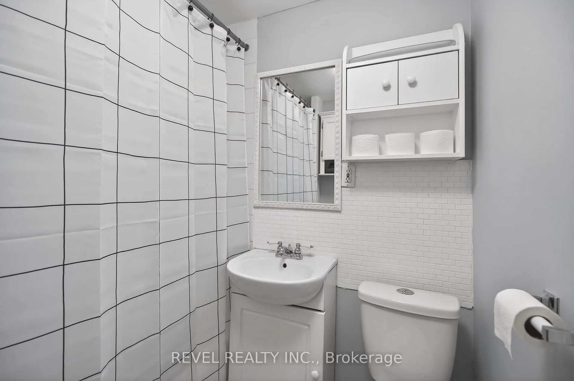 Photo 24 of 27 Mayflower Avenue, Hamilton, Crown Point — HOMEH