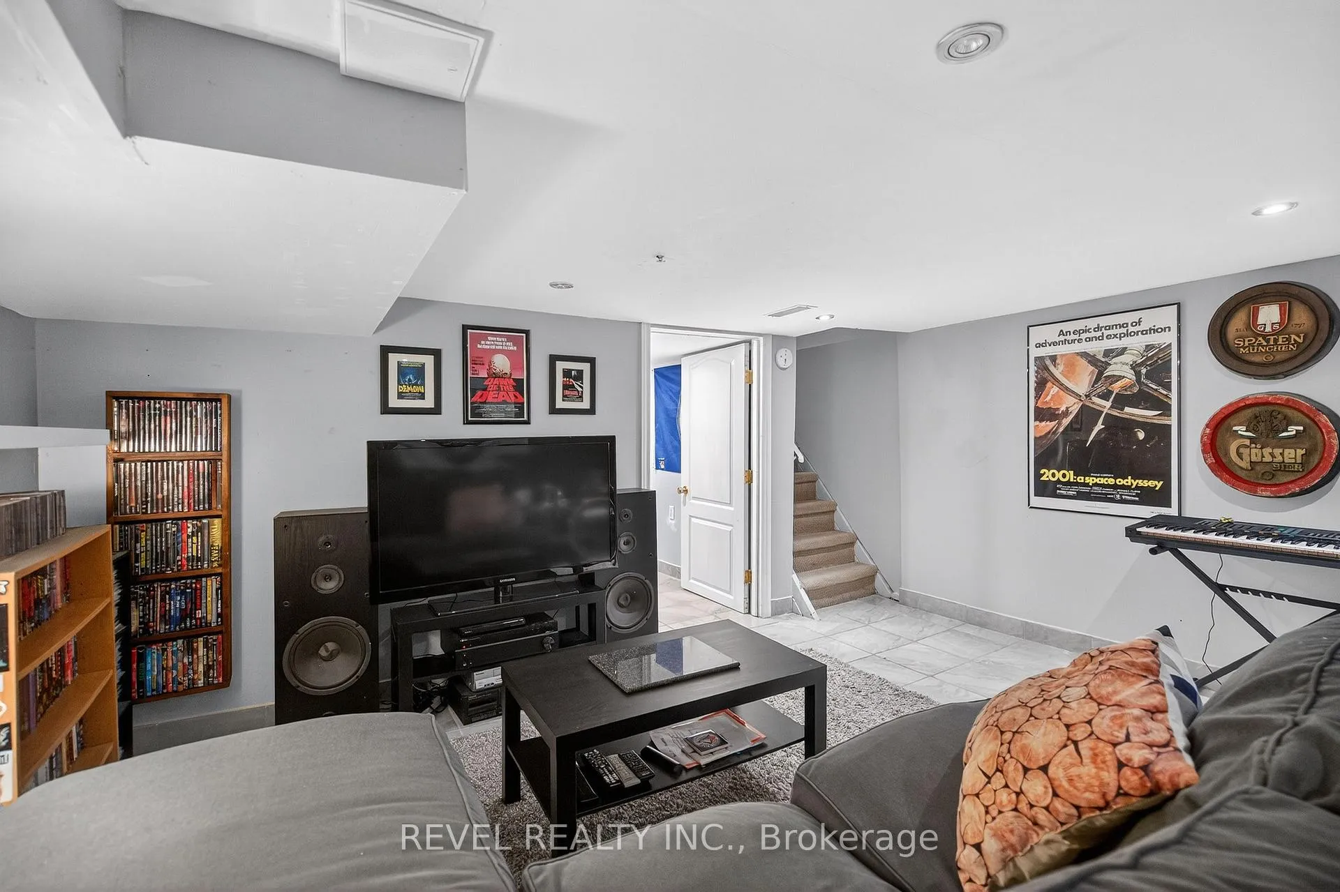 Photo 28 of 27 Mayflower Avenue, Hamilton, Crown Point — HOMEH