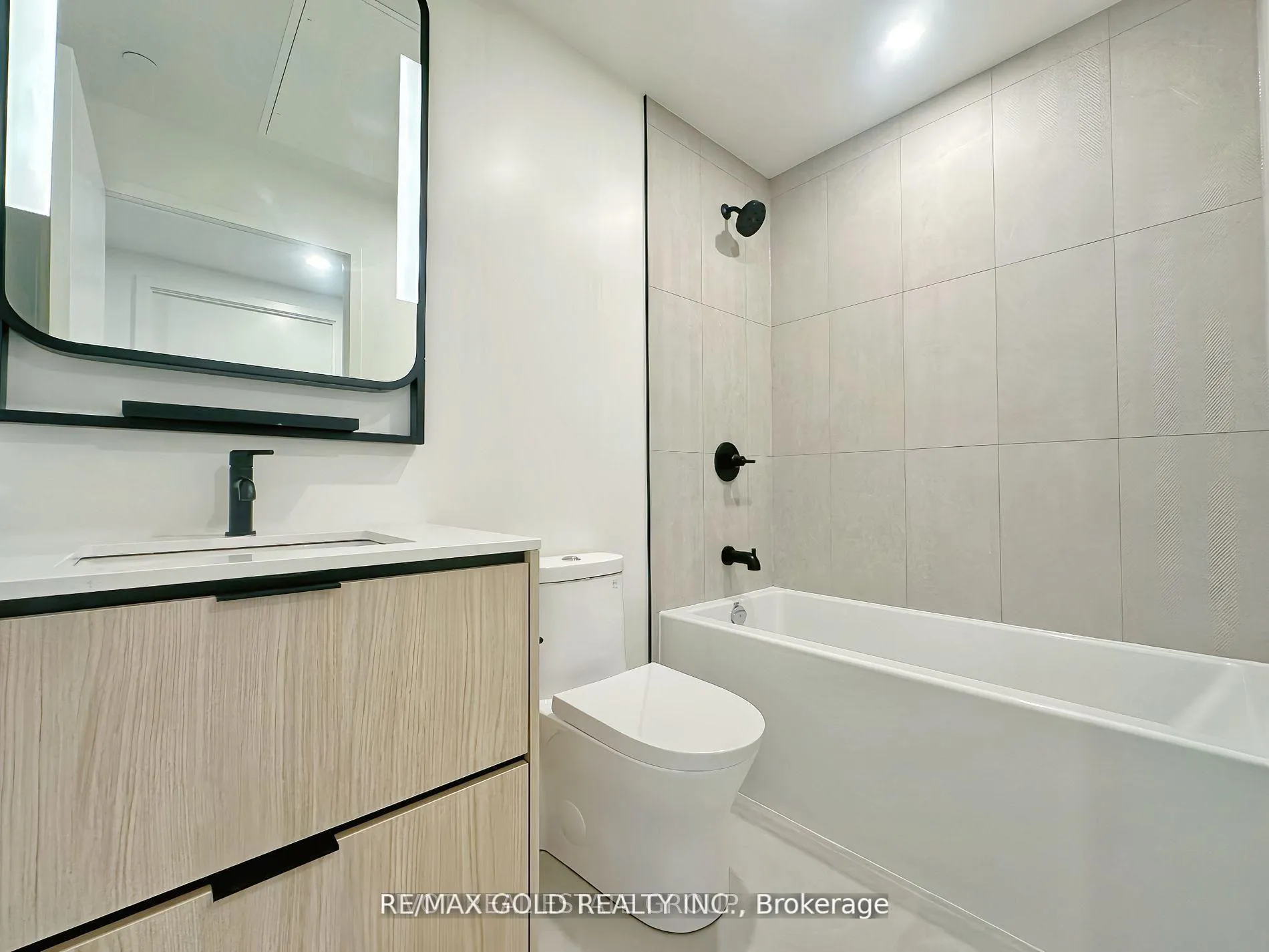 Photo 7 of Unit 320, 1050 Eastern Avenue, Toronto, Greenwood-Coxwell — HOMEH