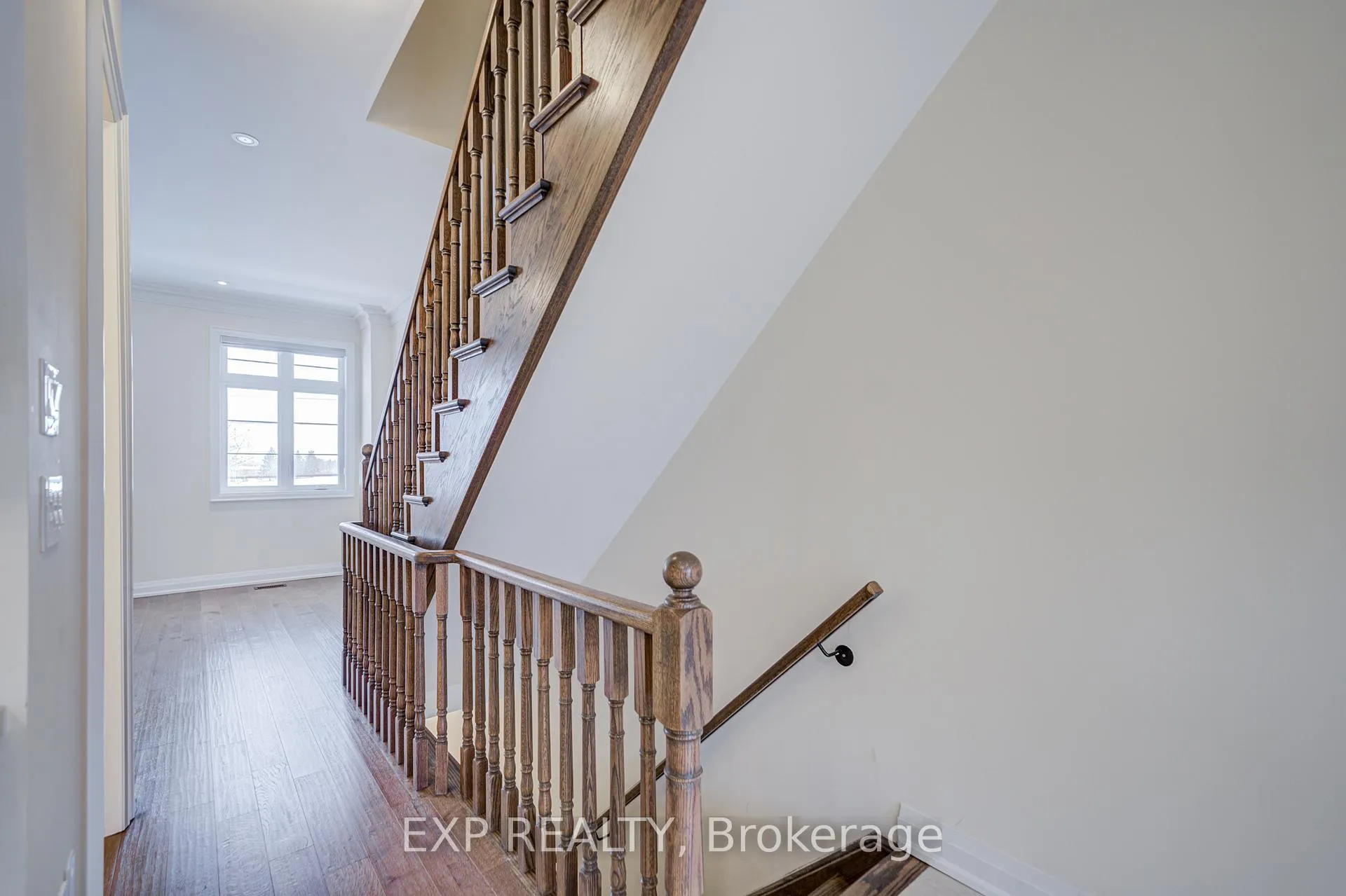 Photo 5 of 4255 Major Mackenzie Drive E, Markham, Angus Glen — HOMEH
