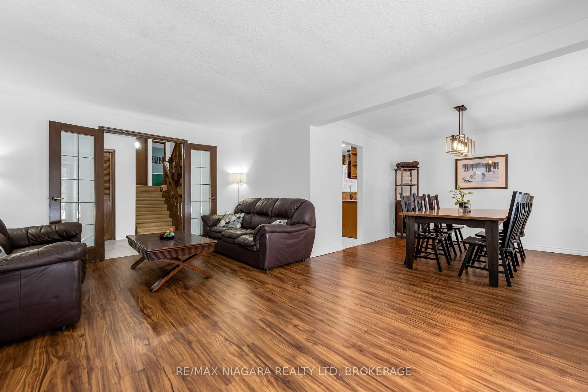 Photo 6 of 25 Vinemount Drive, Pelham, Fonthill — HOMEH