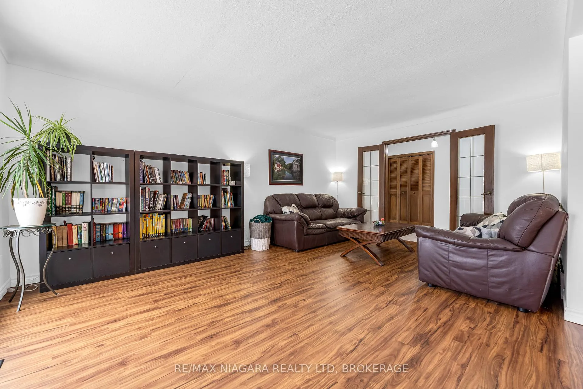Photo 7 of 25 Vinemount Drive, Pelham, Fonthill — HOMEH