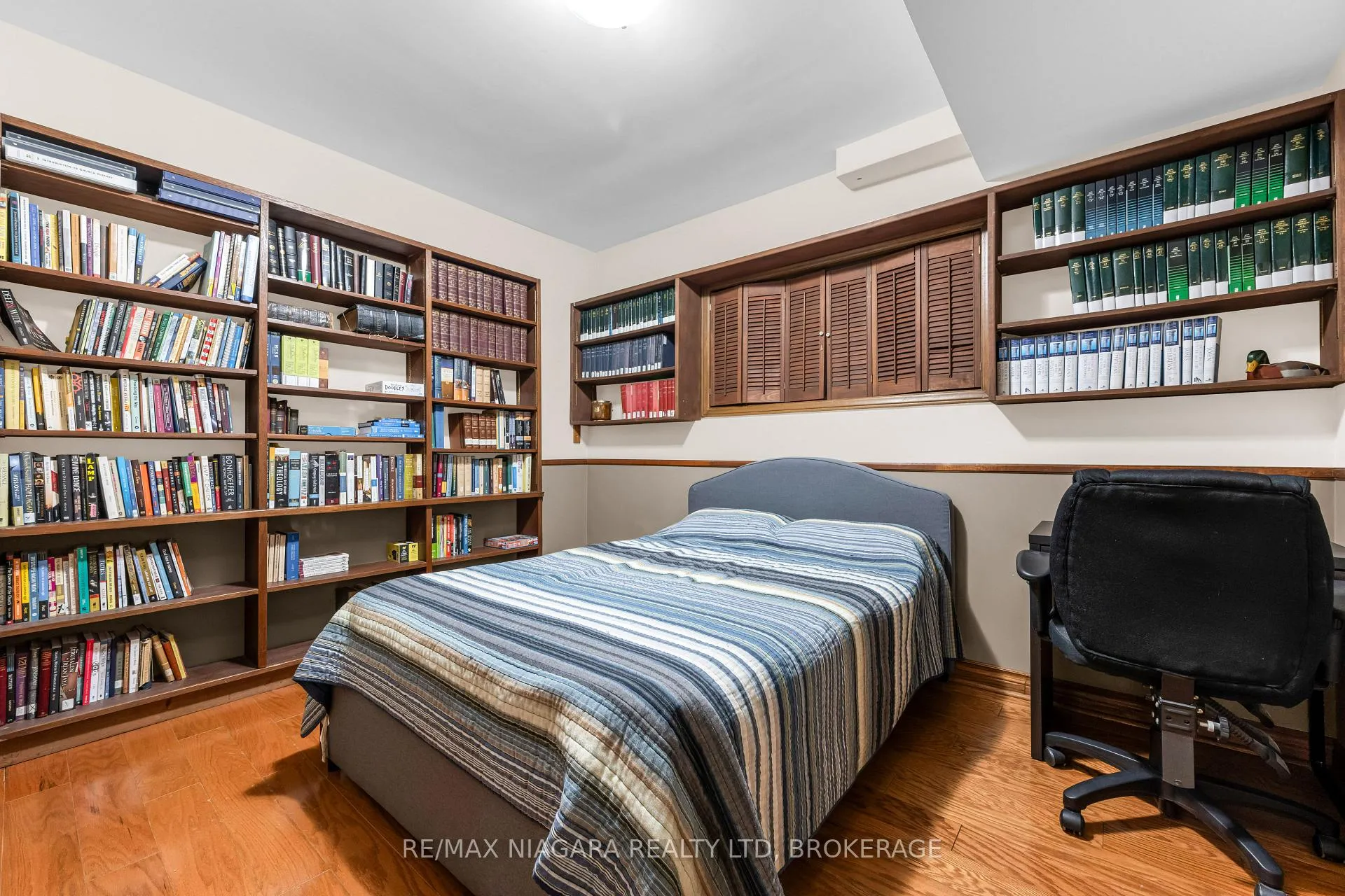 Photo 27 of 25 Vinemount Drive, Pelham, Fonthill — HOMEH