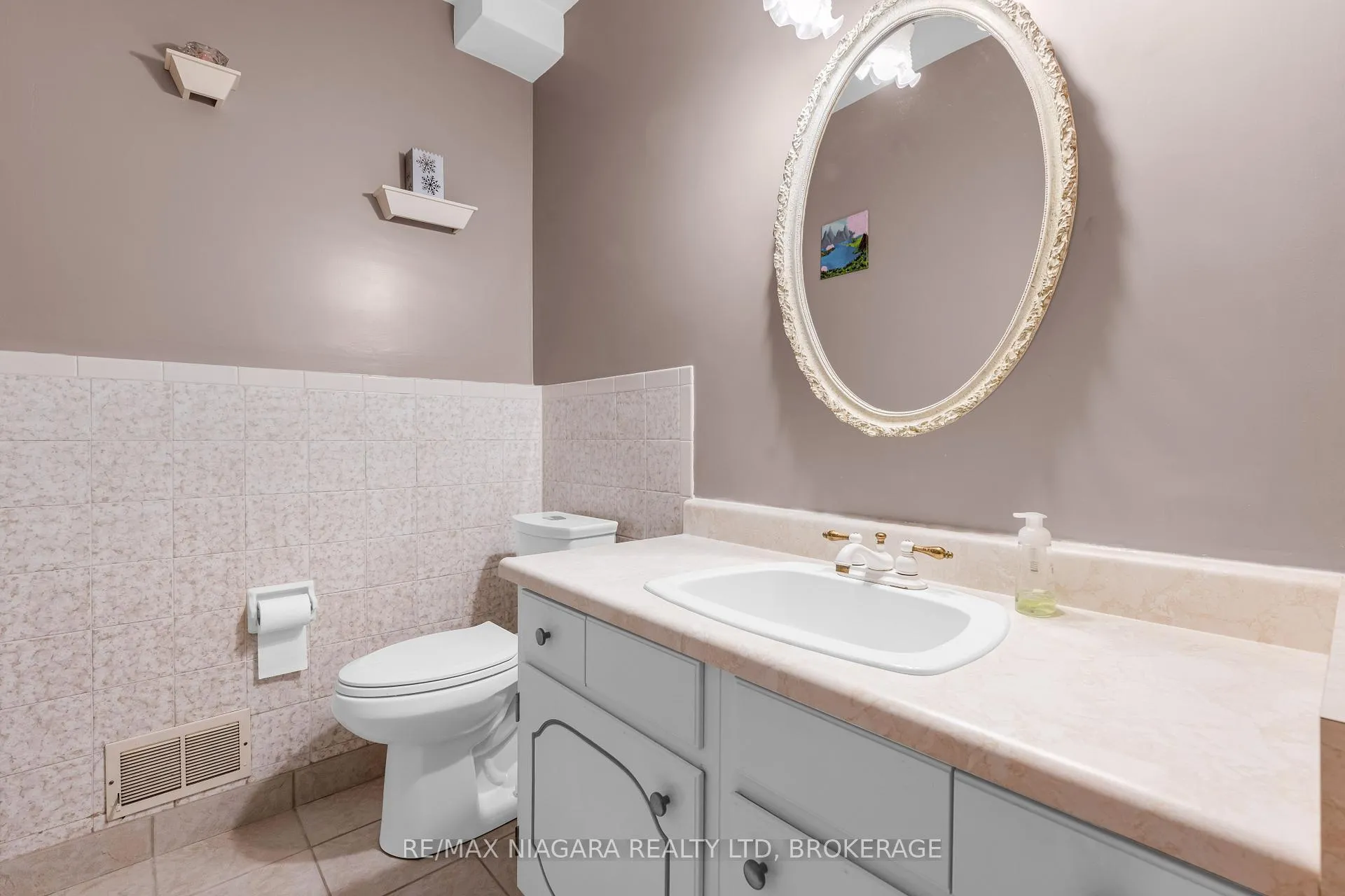 Photo 28 of 25 Vinemount Drive, Pelham, Fonthill — HOMEH