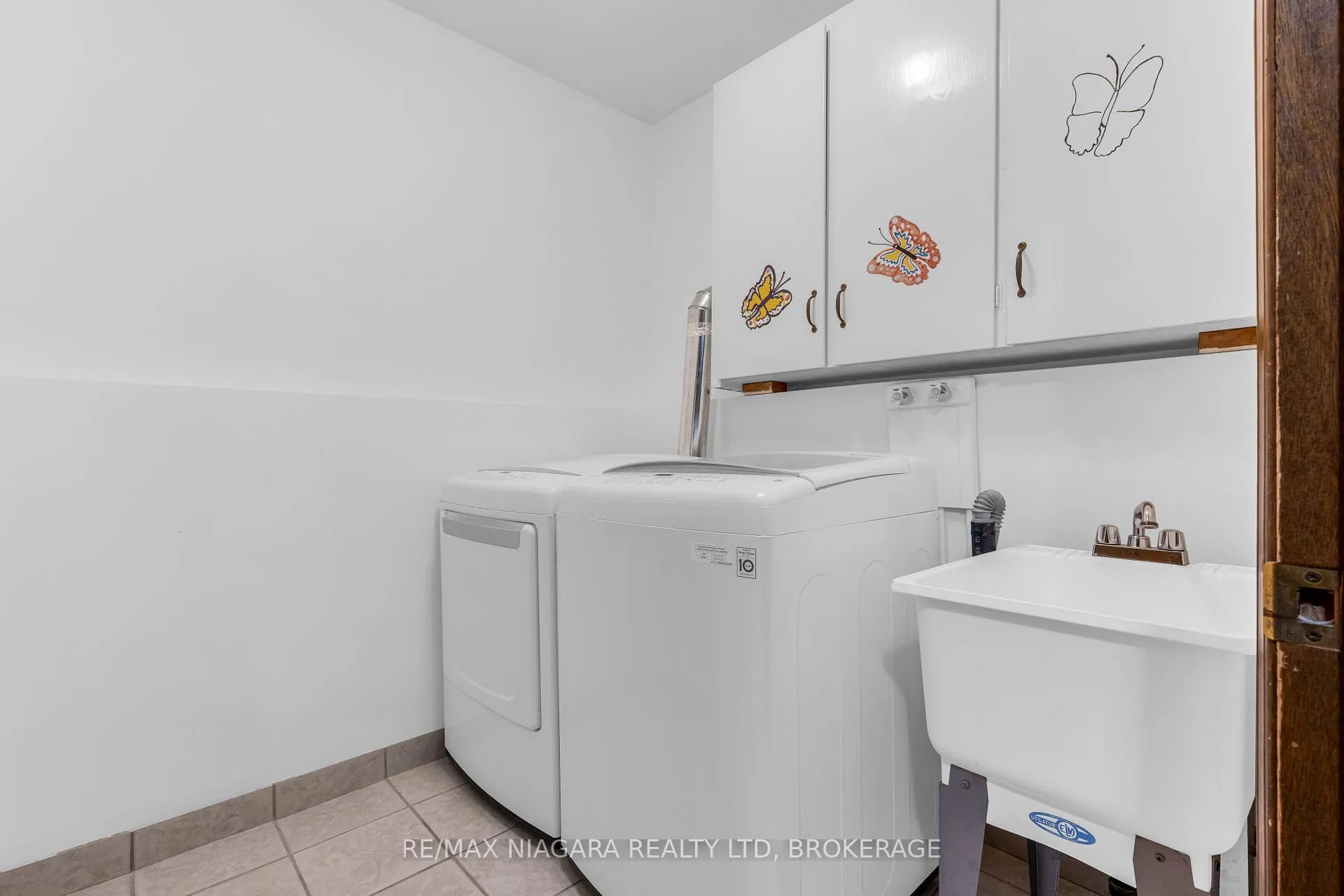Photo 29 of 25 Vinemount Drive, Pelham, Fonthill — HOMEH