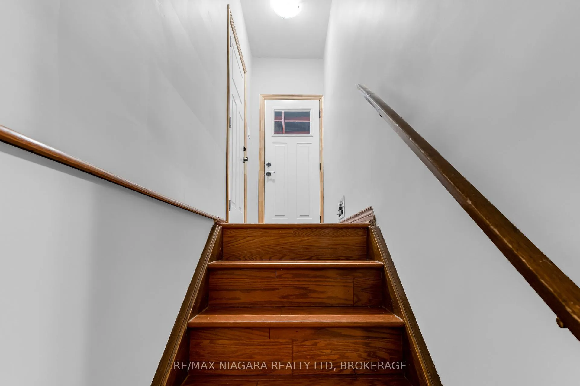 Photo 30 of 25 Vinemount Drive, Pelham, Fonthill — HOMEH