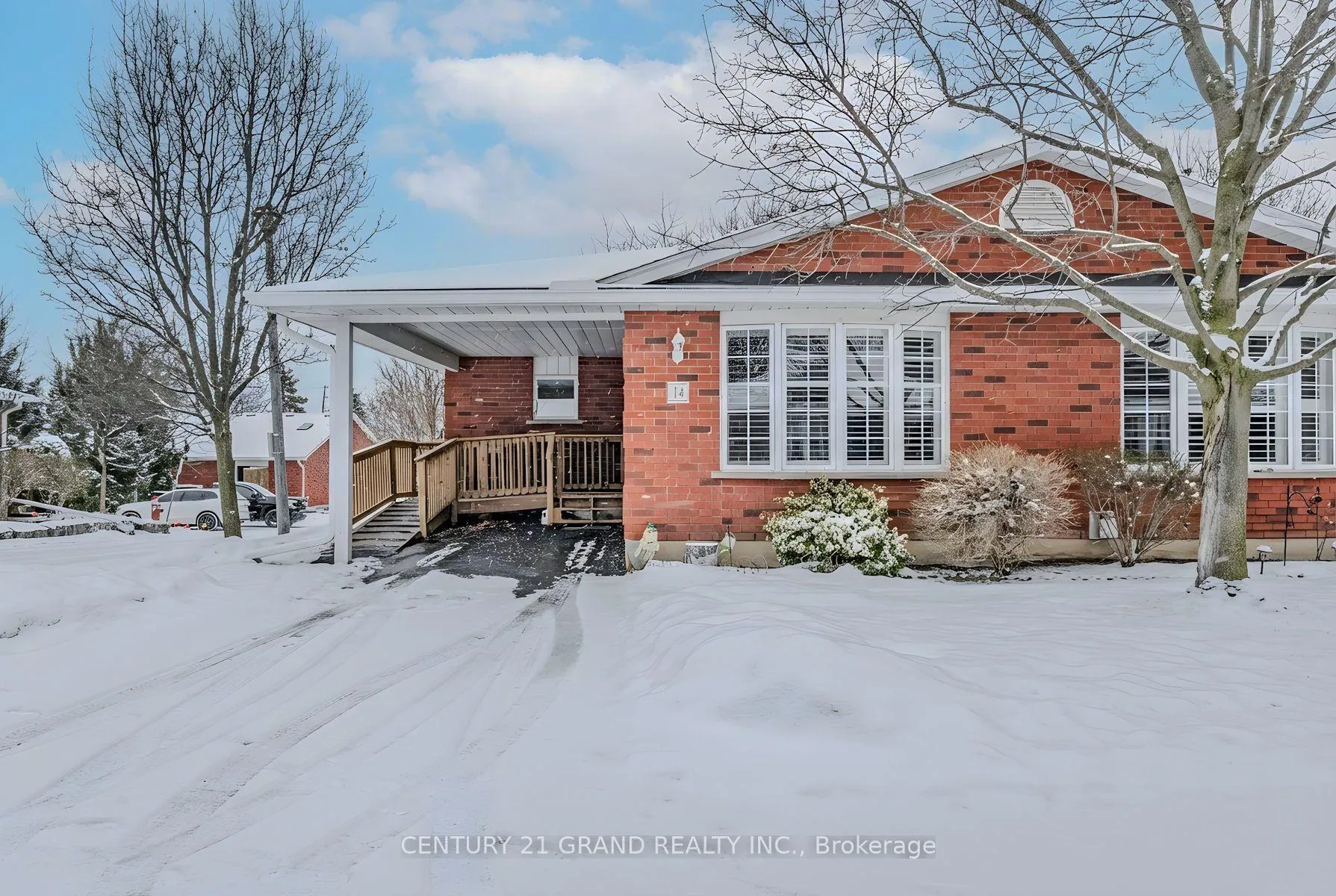 Front of Unit 14, 229 Lynden Road