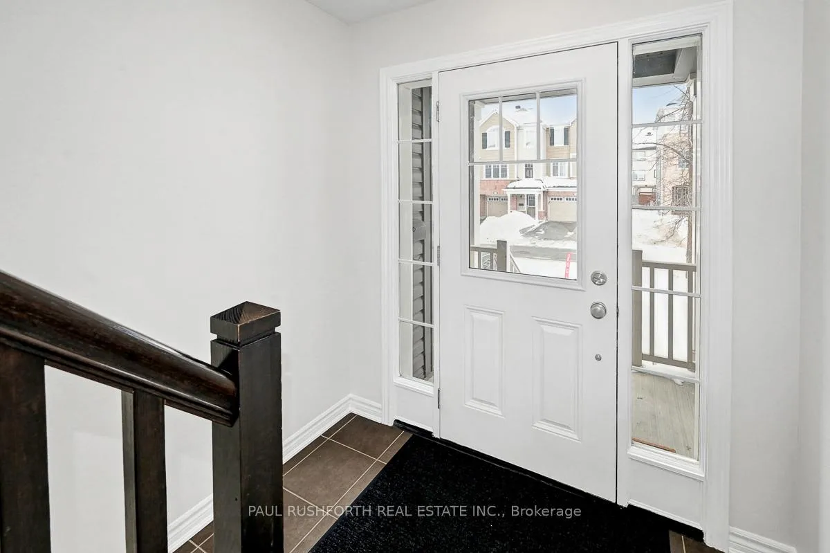 Photo 3 of 501 Coldwater Crescent, Ottawa, Kanata - Emerald Meadows/Trailwest — HOMEH