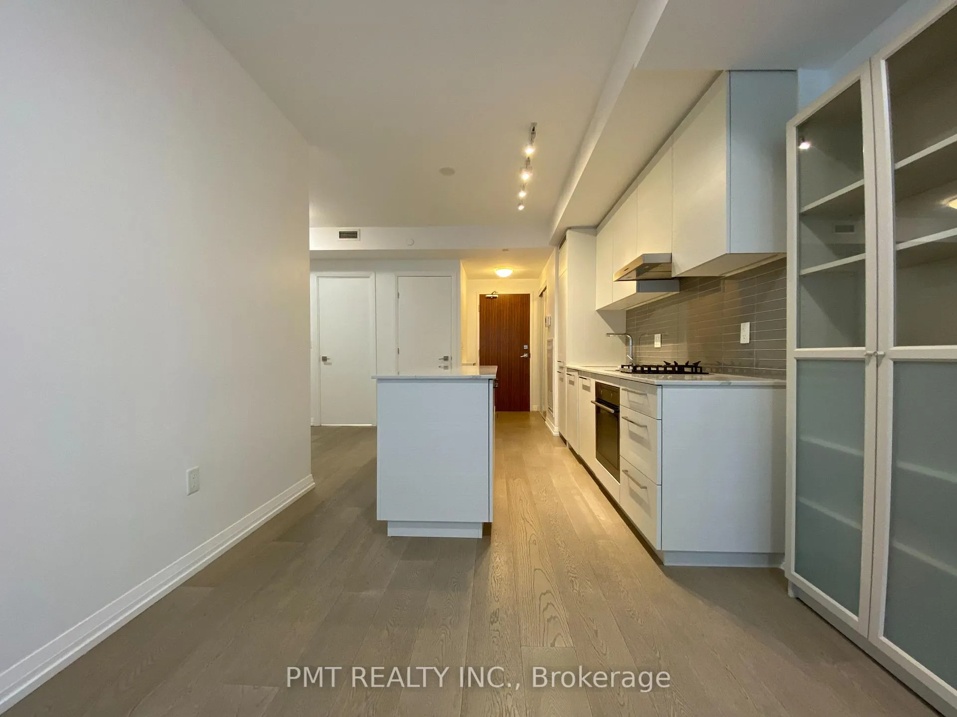 Photo 4 of Unit 503, 835 St. Clair Avenue W, Toronto, Wychwood — HOMEH