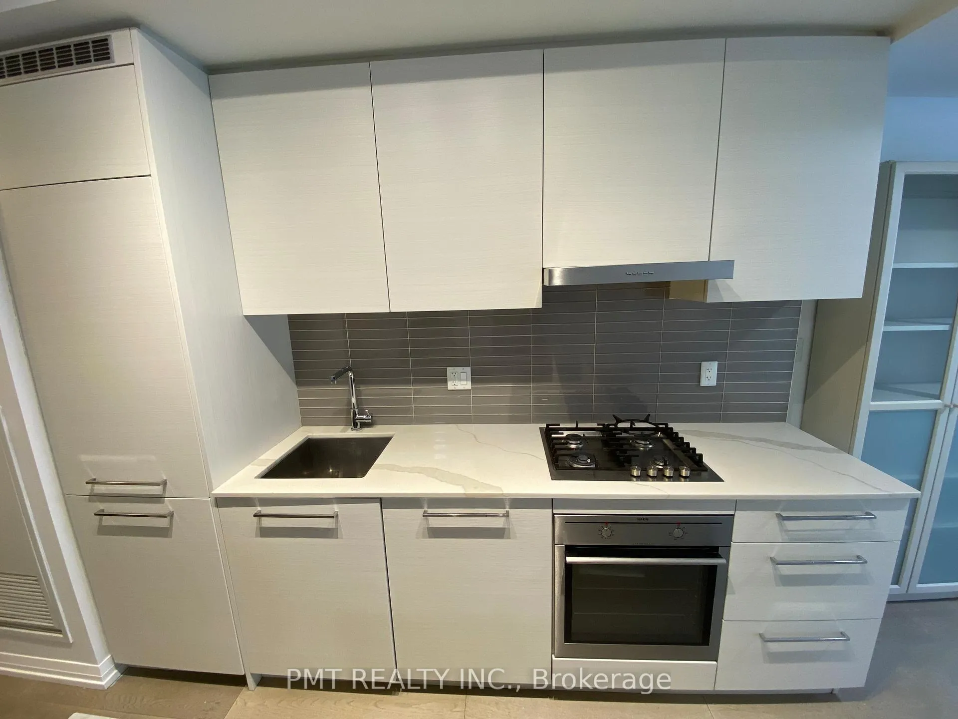 Photo 6 of Unit 503, 835 St. Clair Avenue W, Toronto, Wychwood — HOMEH