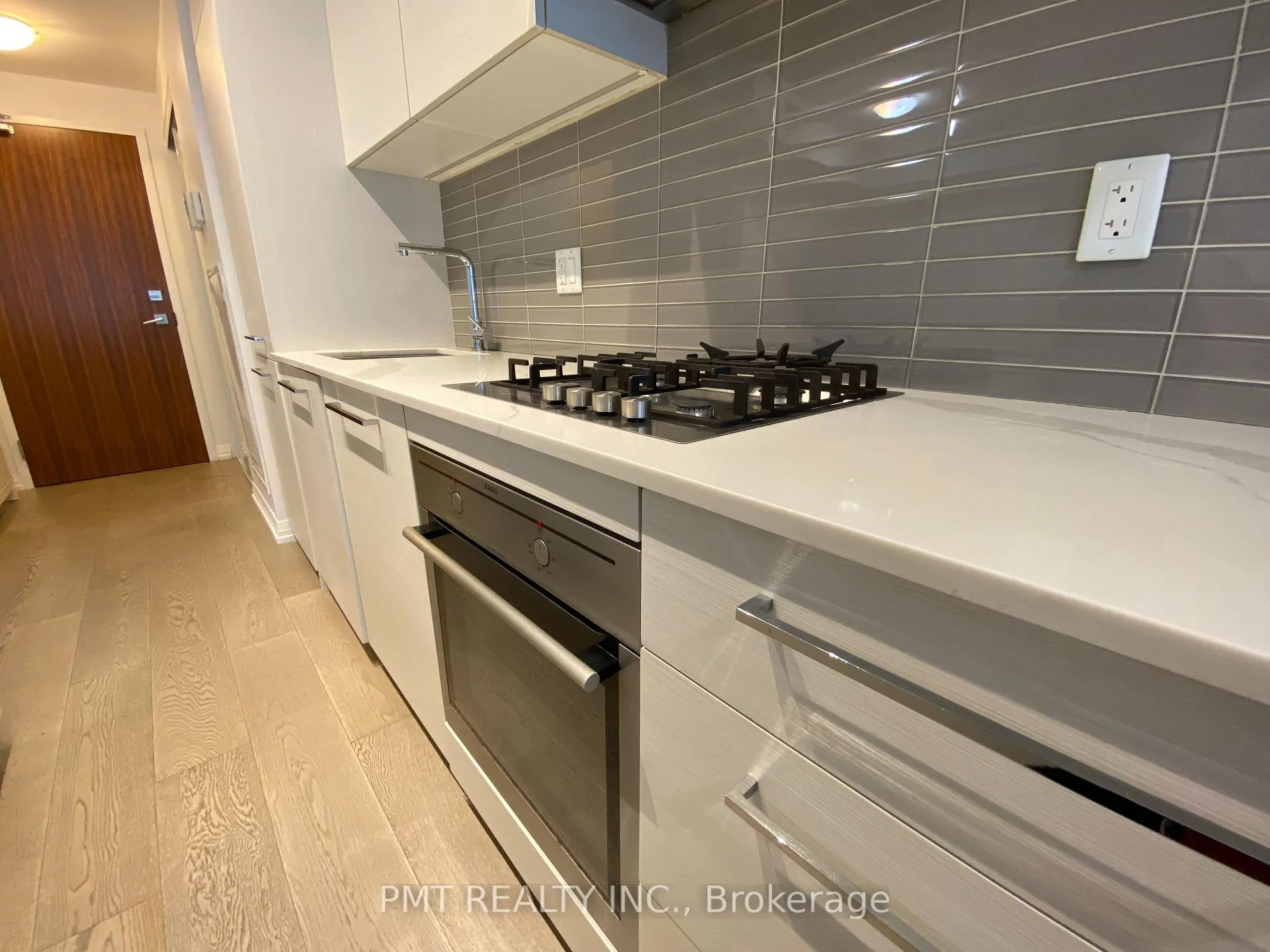 Photo 8 of Unit 503, 835 St. Clair Avenue W, Toronto, Wychwood — HOMEH