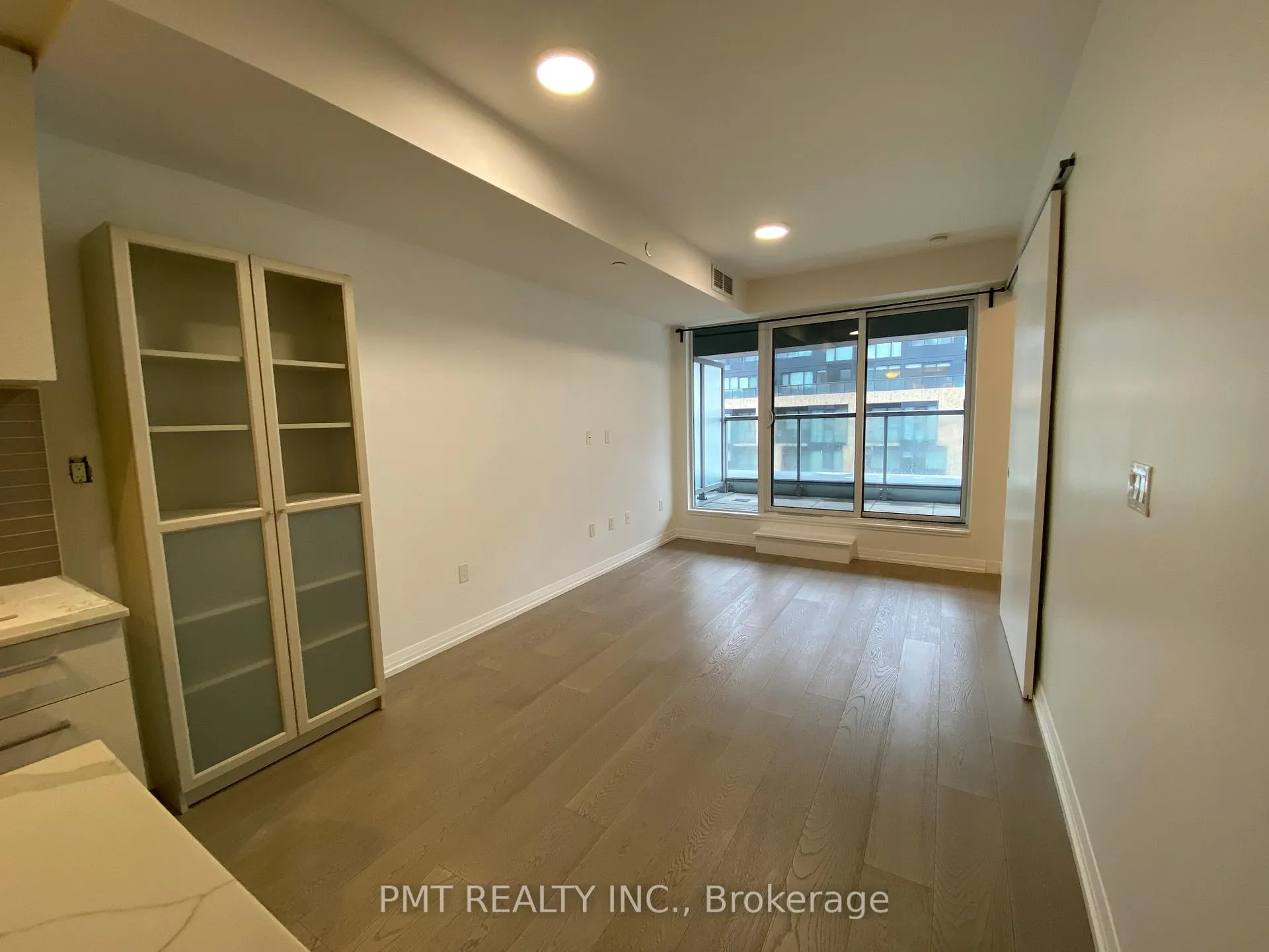 Photo 10 of Unit 503, 835 St. Clair Avenue W, Toronto, Wychwood — HOMEH