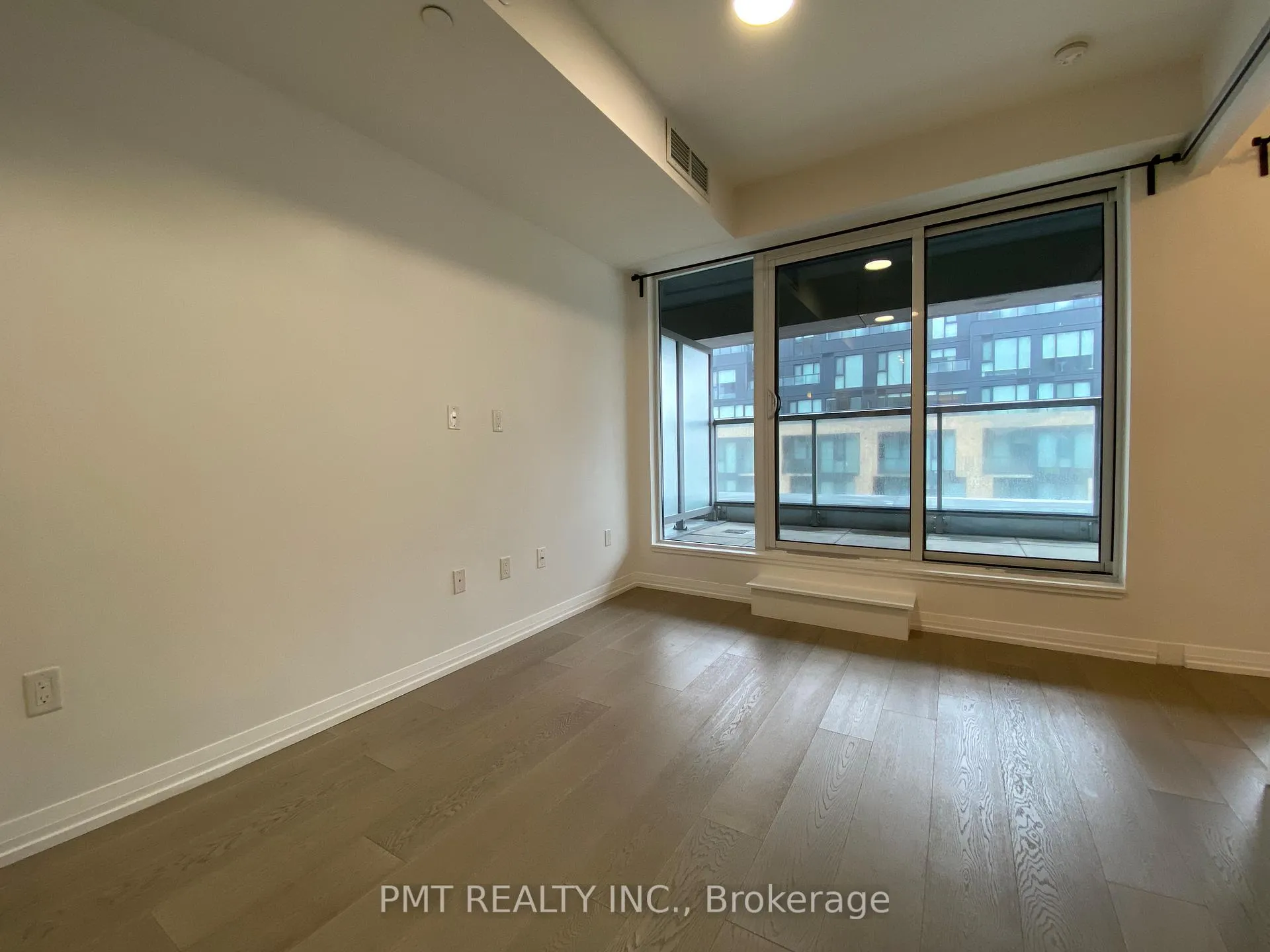 Photo 12 of Unit 503, 835 St. Clair Avenue W, Toronto, Wychwood — HOMEH