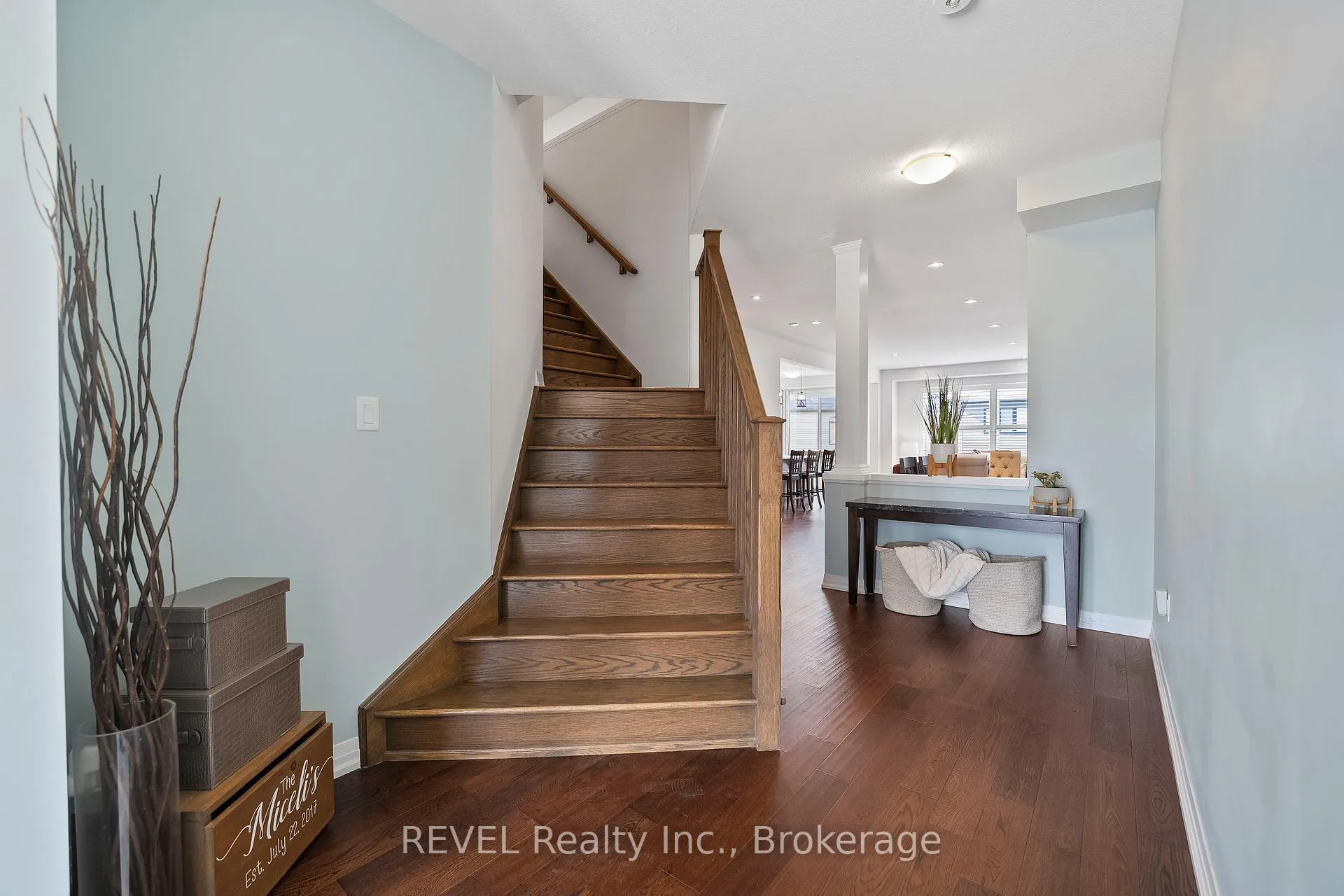Photo 4 of 4065 Healing Street, Lincoln, Beamsville — HOMEH