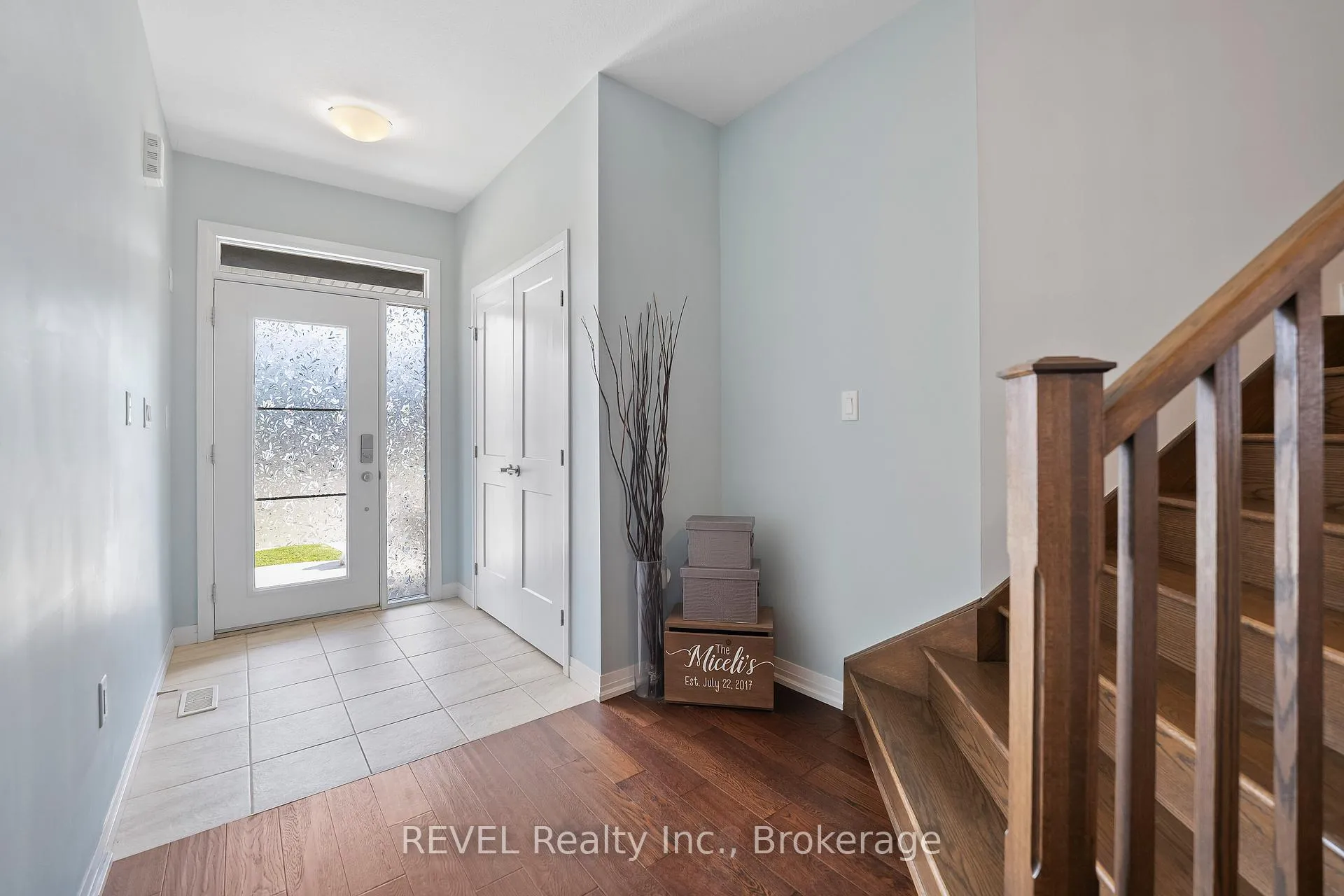 Photo 5 of 4065 Healing Street, Lincoln, Beamsville — HOMEH