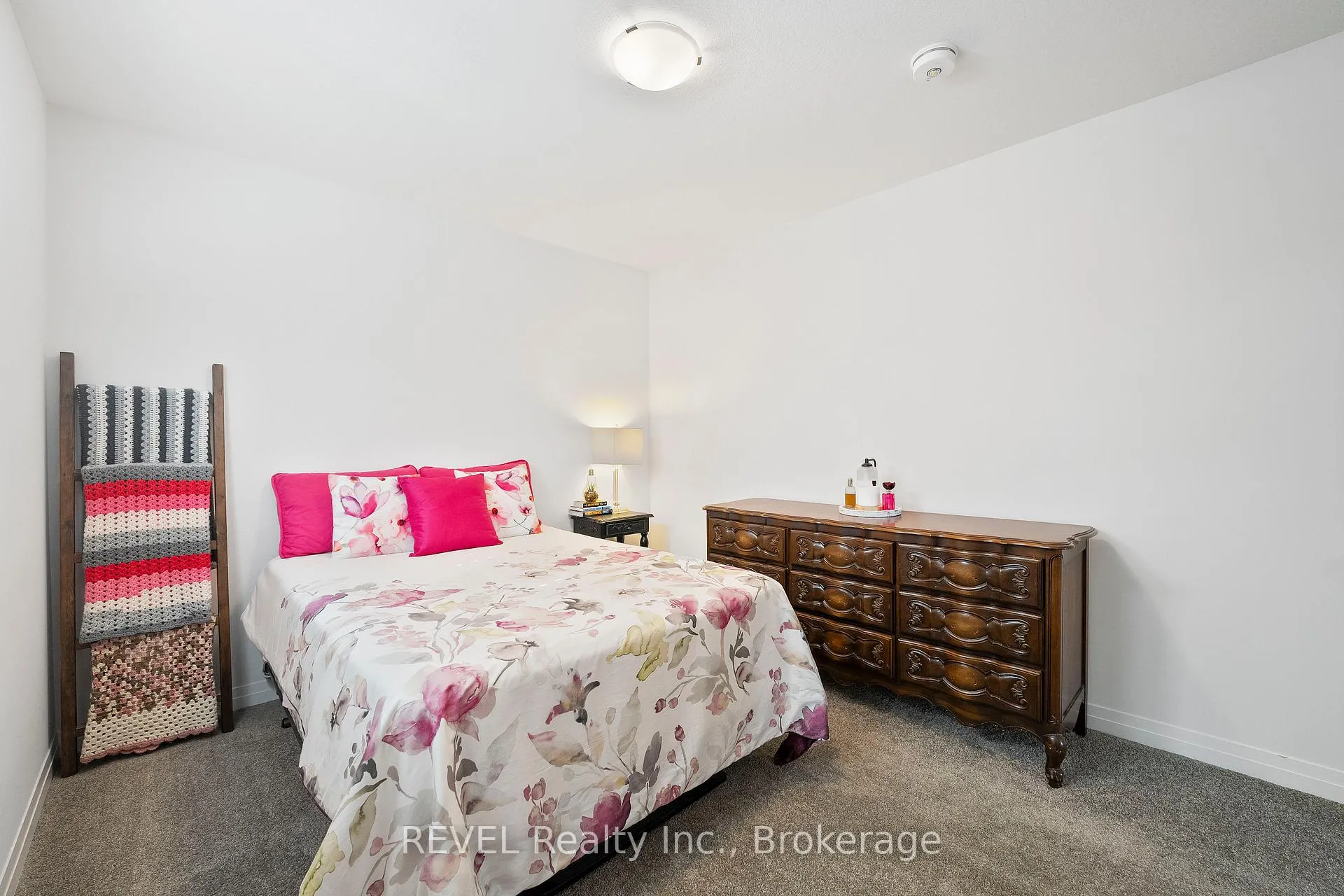 Photo 33 of 4065 Healing Street, Lincoln, Beamsville — HOMEH
