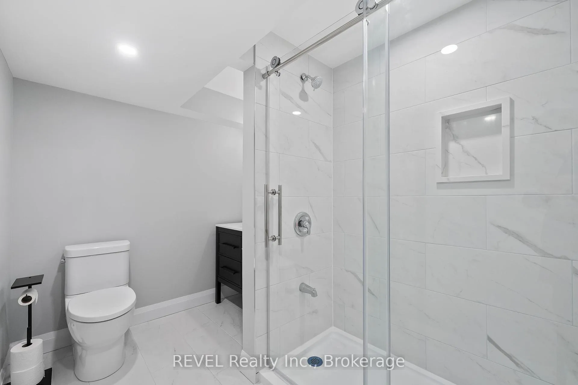 Photo 45 of 4065 Healing Street, Lincoln, Beamsville — HOMEH