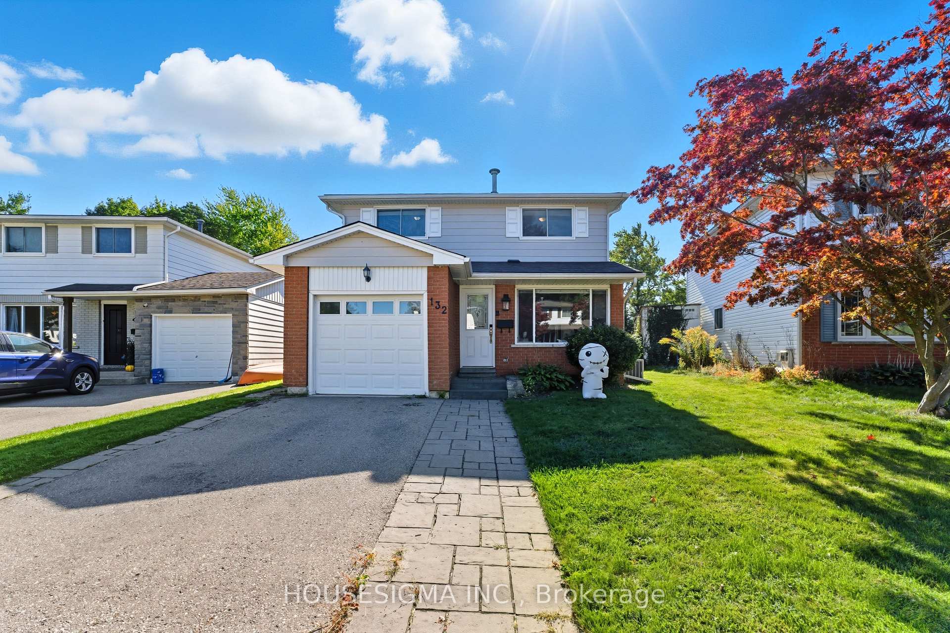 Photo 2 of 132 Forest Glen Crescent, Kitchener, Forest Heights — HOMEH