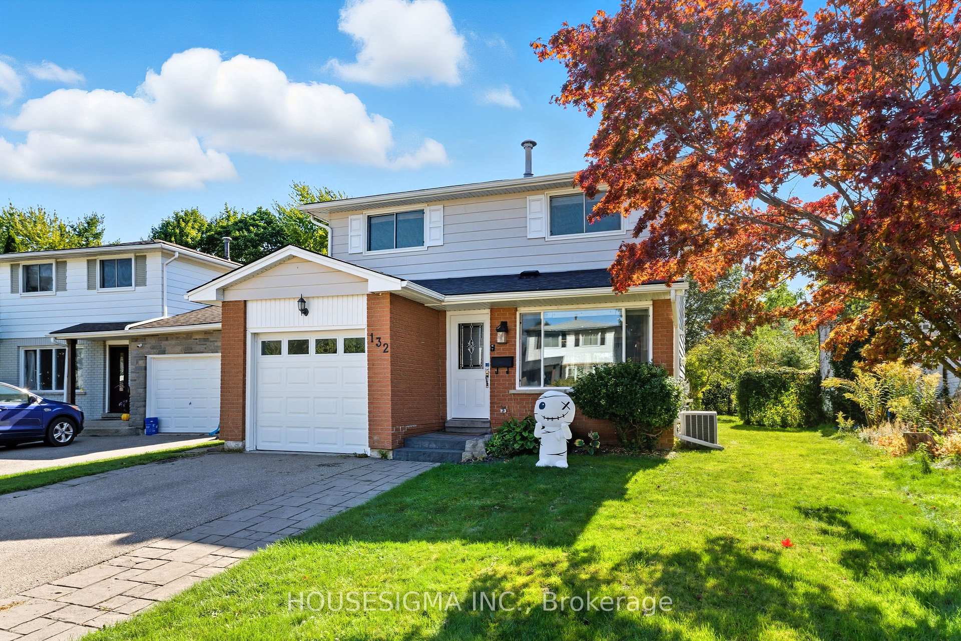 Photo 3 of 132 Forest Glen Crescent, Kitchener, Forest Heights — HOMEH