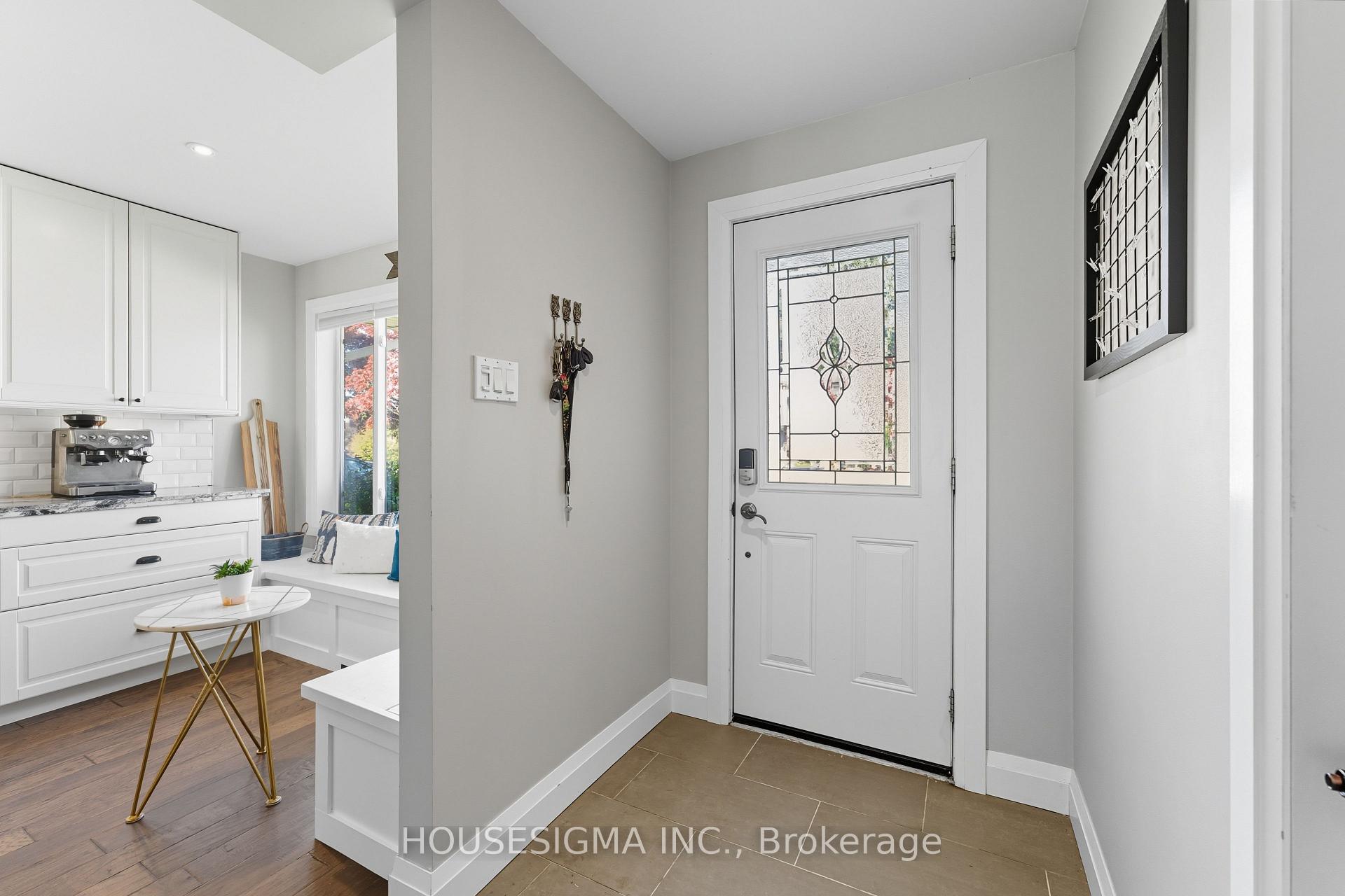 Photo 5 of 132 Forest Glen Crescent, Kitchener, Forest Heights — HOMEH