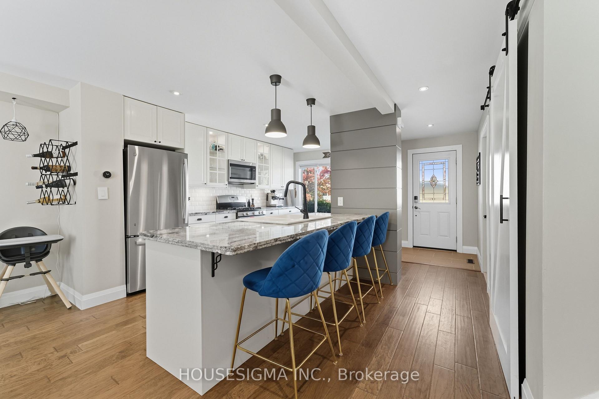Photo 7 of 132 Forest Glen Crescent, Kitchener, Forest Heights — HOMEH