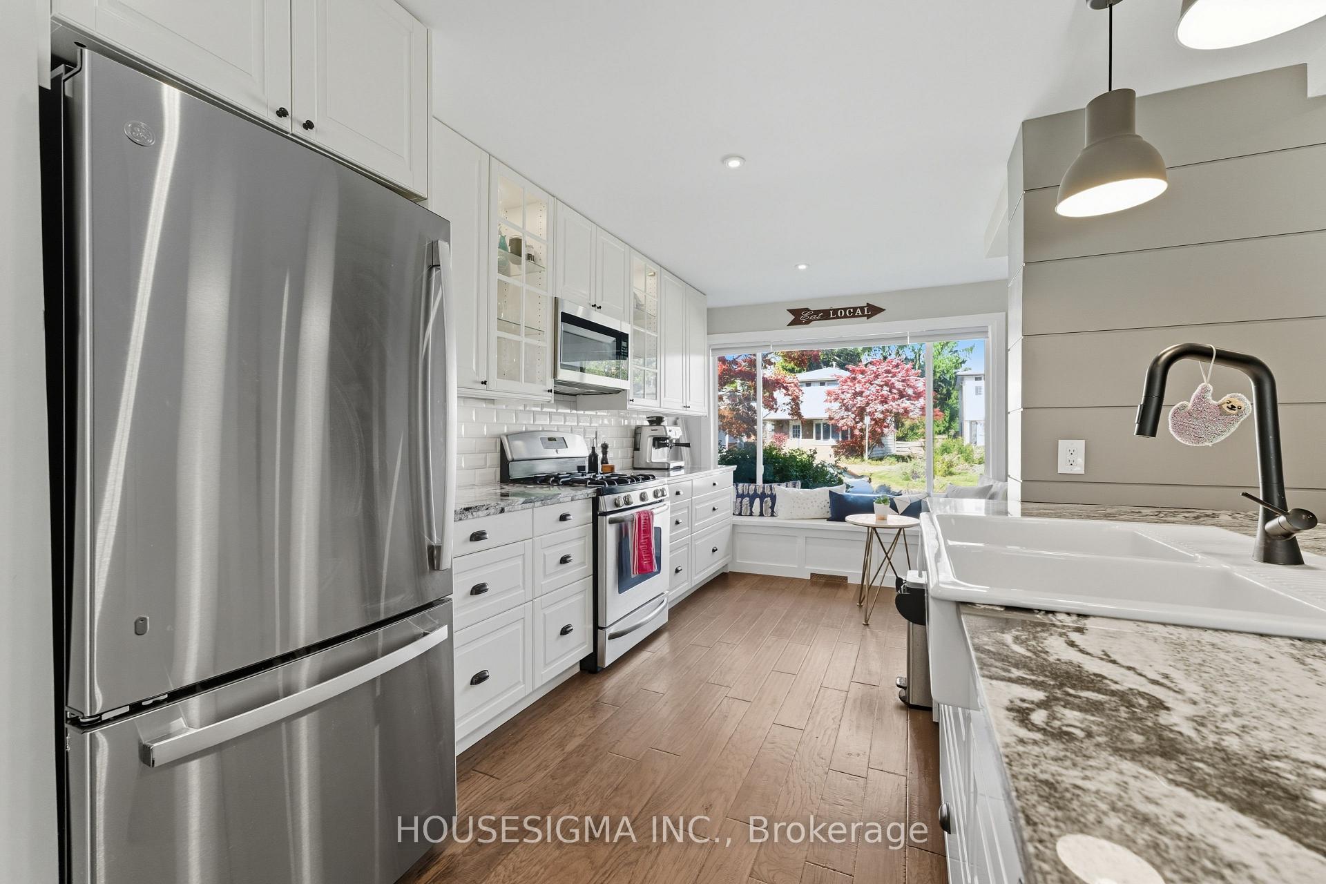 Photo 8 of 132 Forest Glen Crescent, Kitchener, Forest Heights — HOMEH