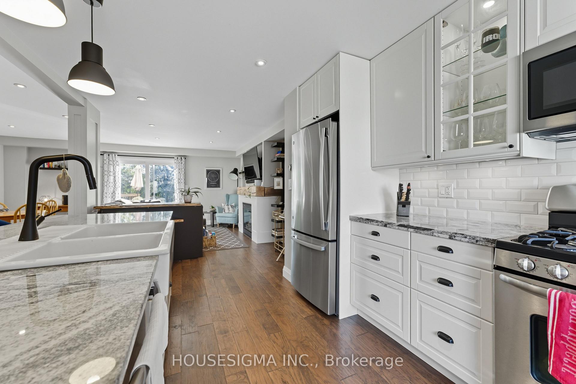 Photo 10 of 132 Forest Glen Crescent, Kitchener, Forest Heights — HOMEH