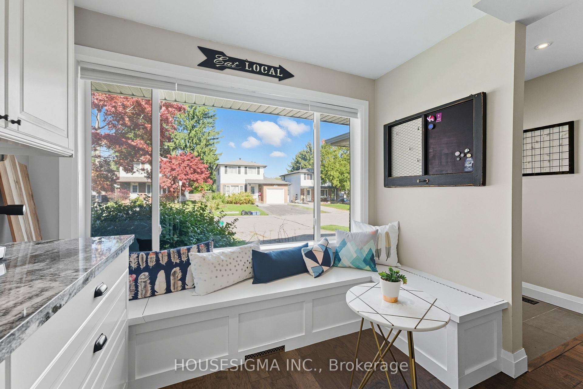 Photo 12 of 132 Forest Glen Crescent, Kitchener, Forest Heights — HOMEH