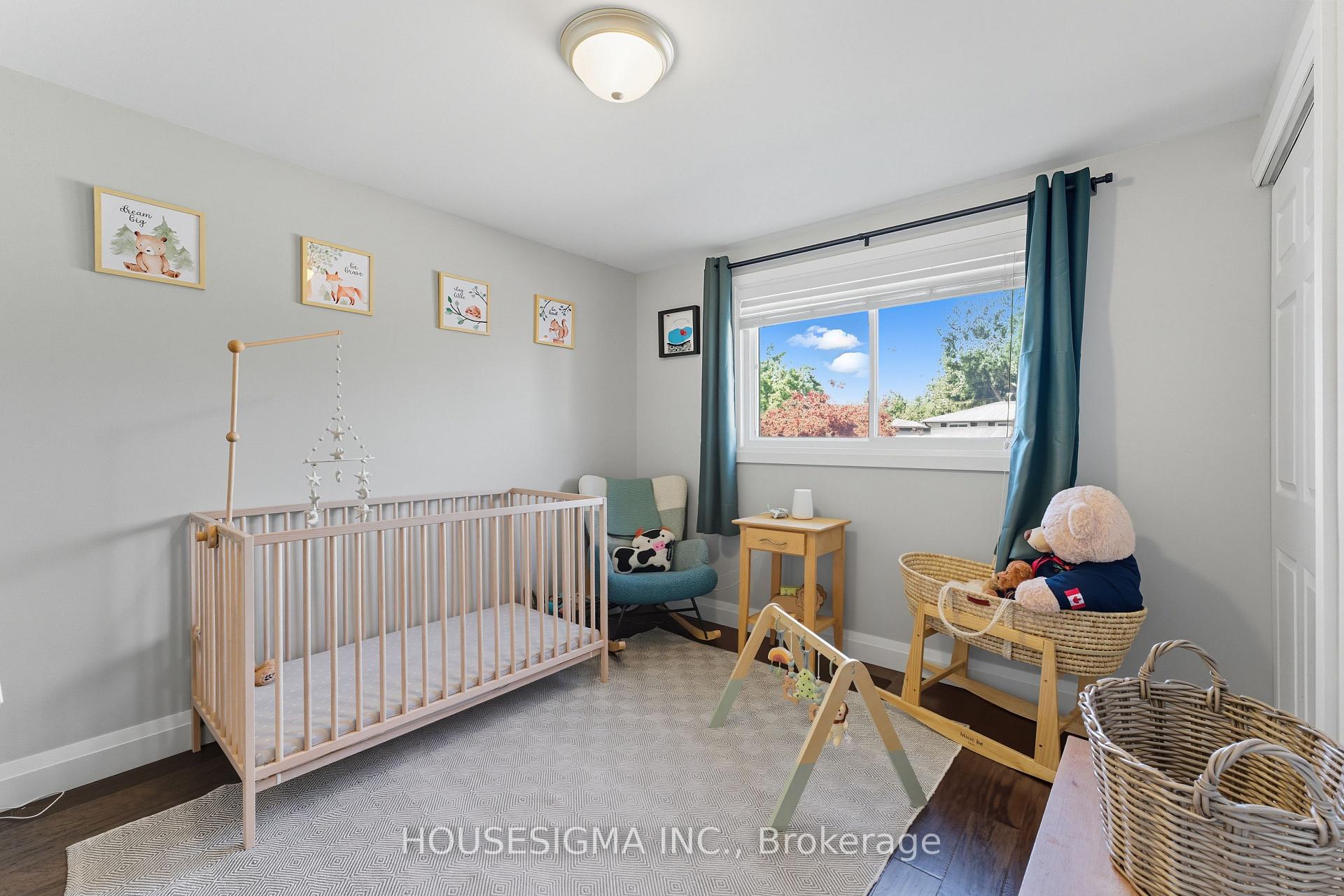 Photo 22 of 132 Forest Glen Crescent, Kitchener, Forest Heights — HOMEH