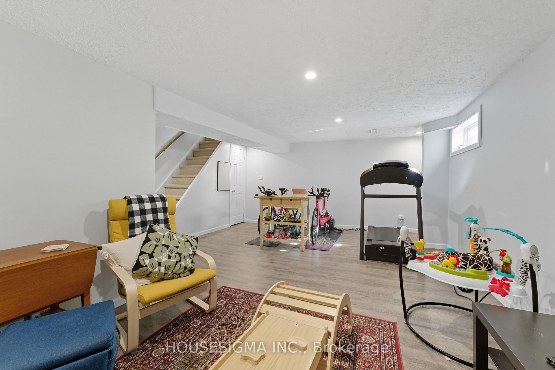 Photo 27 of 132 Forest Glen Crescent, Kitchener, Forest Heights — HOMEH