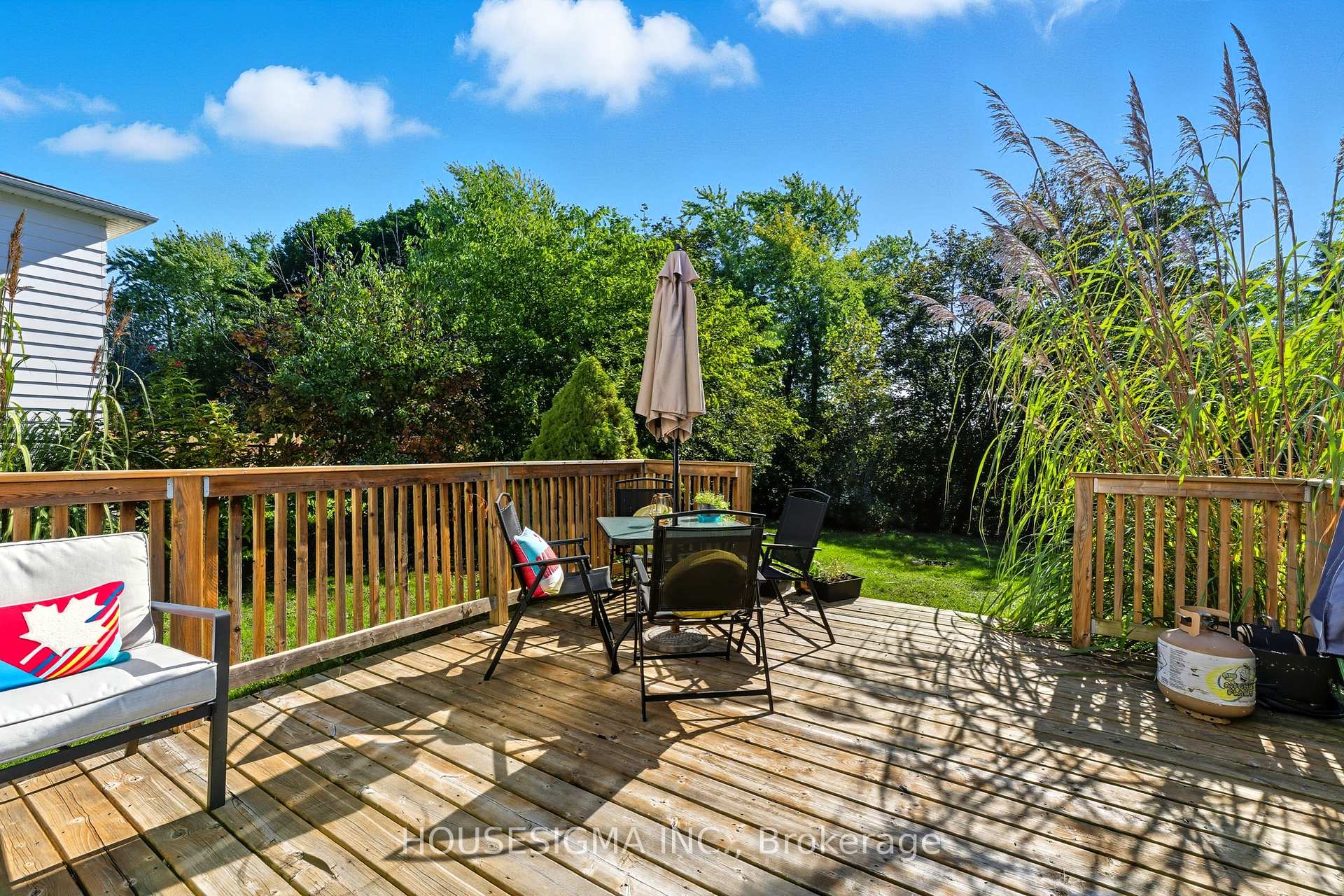 Photo 30 of 132 Forest Glen Crescent, Kitchener, Forest Heights — HOMEH