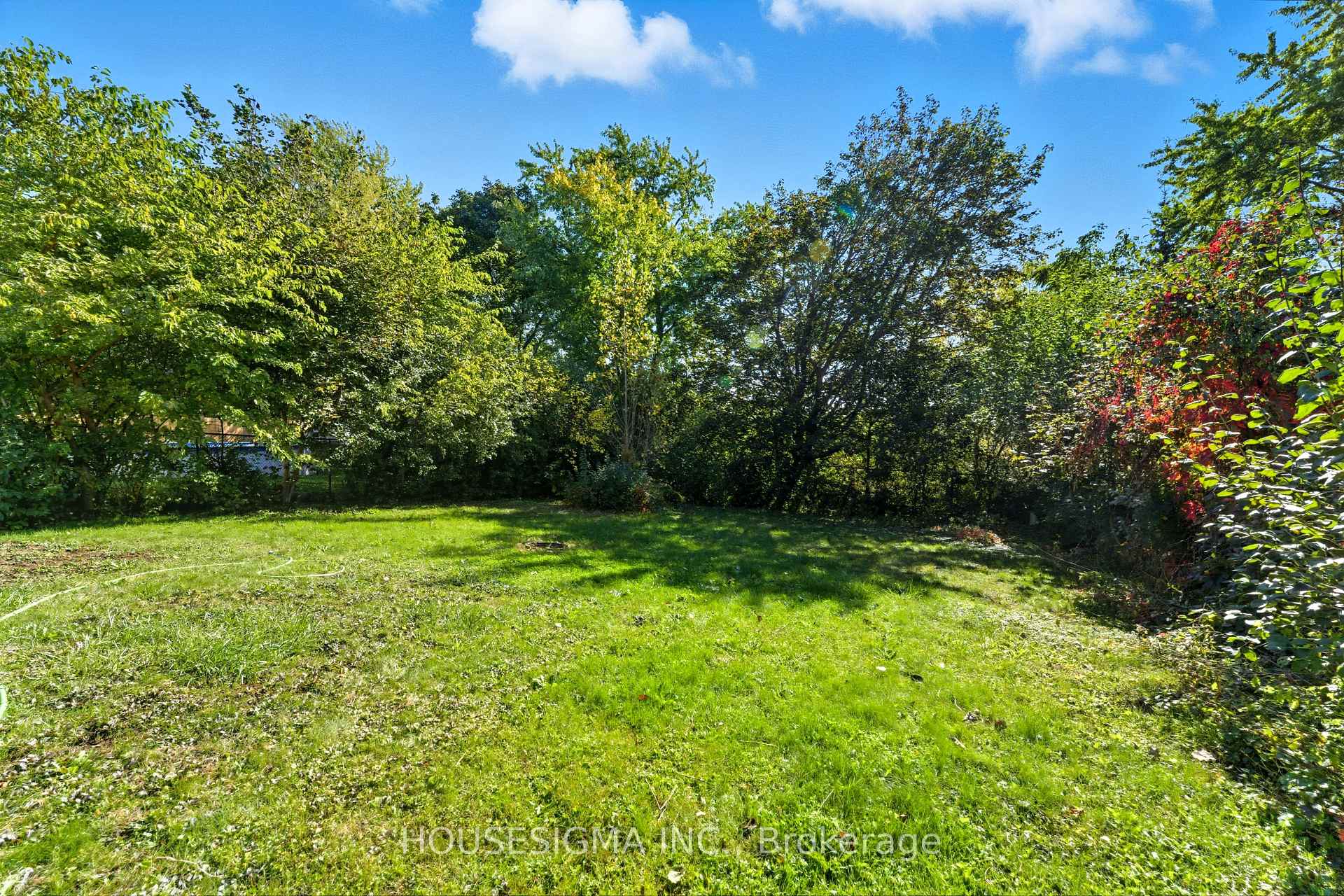 Photo 32 of 132 Forest Glen Crescent, Kitchener, Forest Heights — HOMEH
