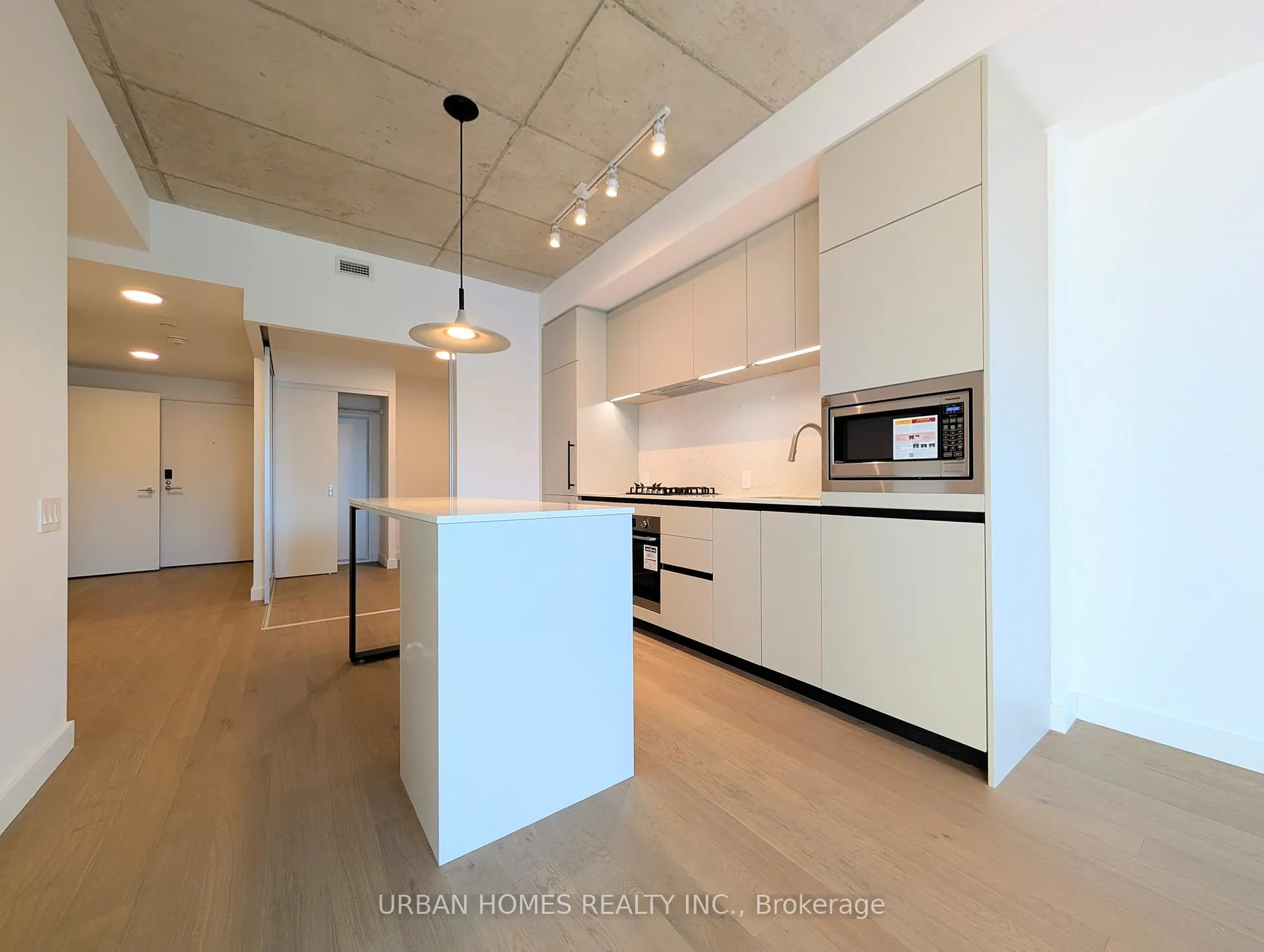 Photo 6 of Unit 520, 1720 Bayview Avenue, Toronto, Mount Pleasant East — HOMEH