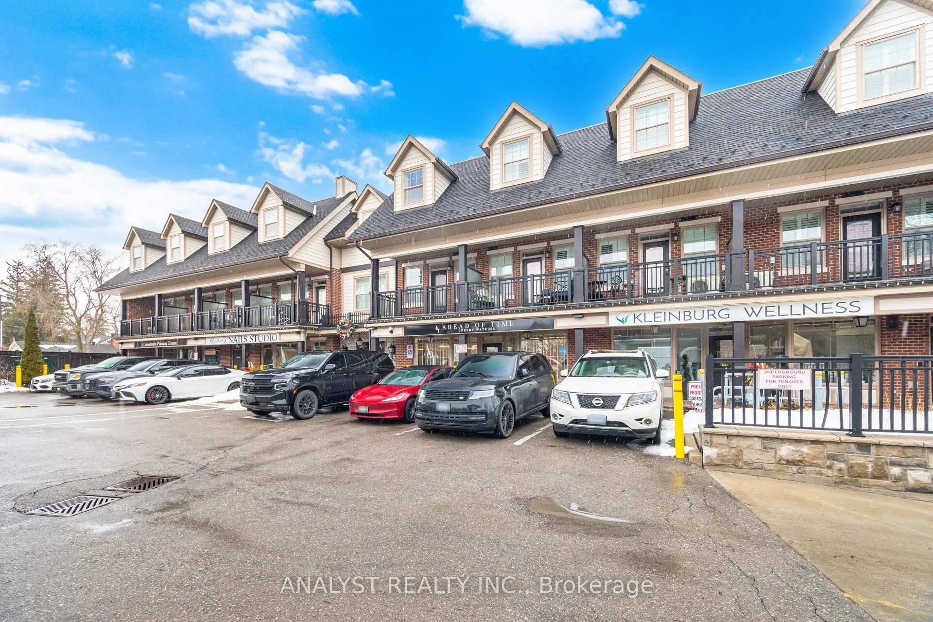 Front of Unit 104, 10425 Islington Avenue
