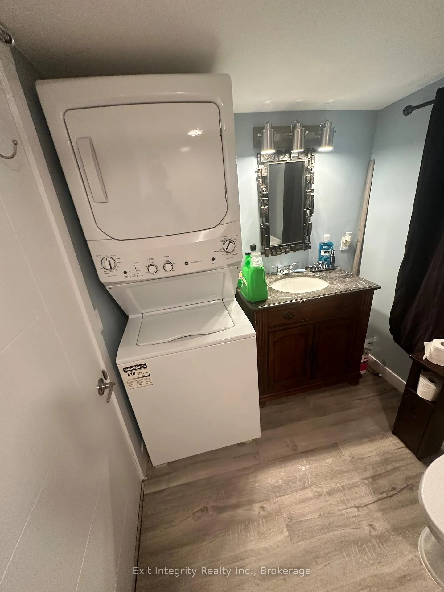 Photo 14 of 162 Brock Street N, Sarnia — HOMEH
