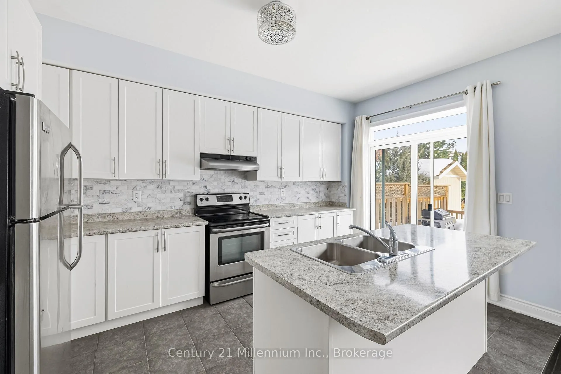 Photo 8 of 110 Sandy Coast Crescent, Wasaga Beach — HOMEH