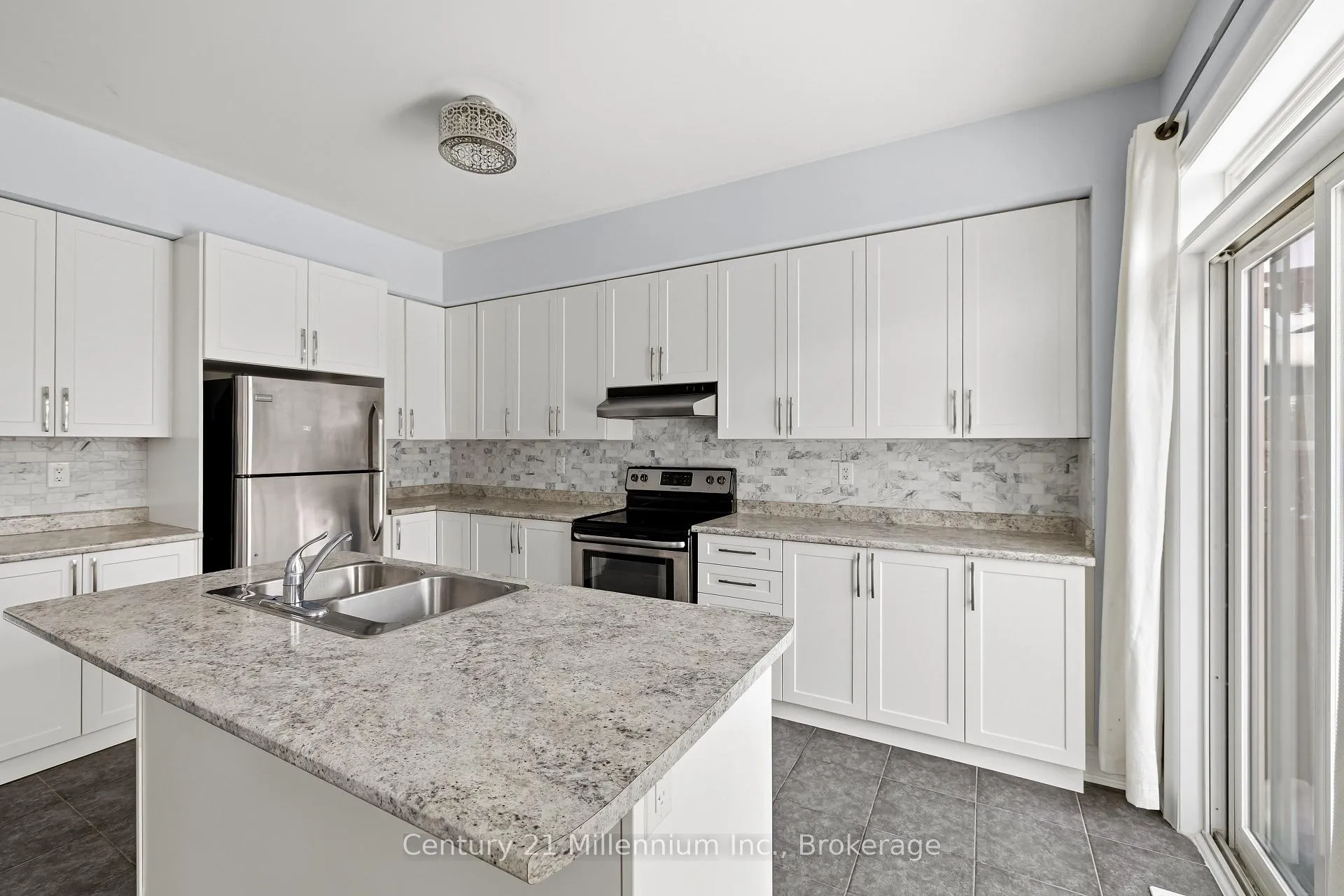 Photo 9 of 110 Sandy Coast Crescent, Wasaga Beach — HOMEH