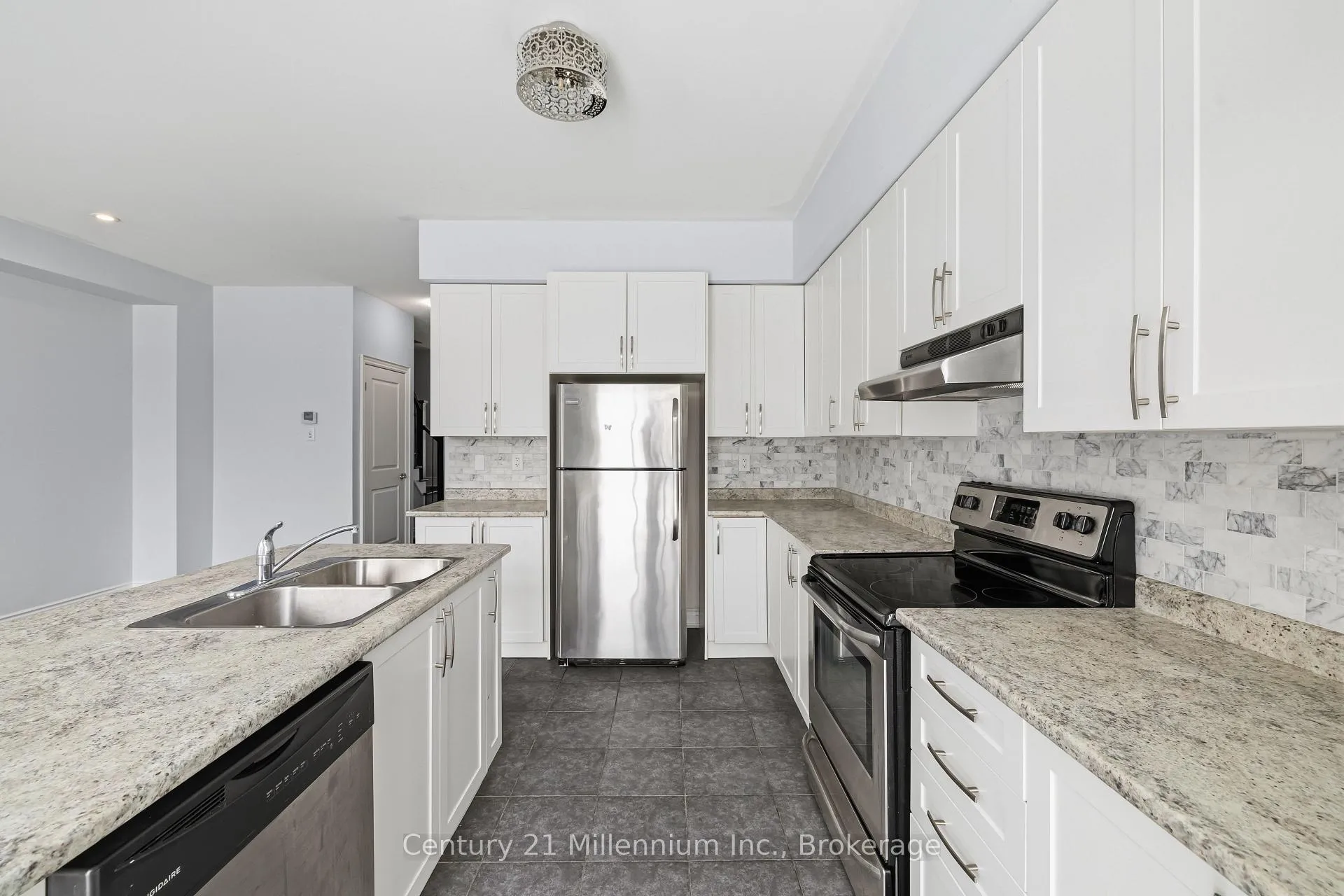 Photo 10 of 110 Sandy Coast Crescent, Wasaga Beach — HOMEH